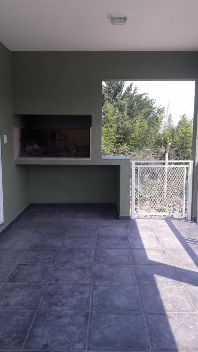 COMPLEJO CON PILETA. COCHERA. ASADOR. VISTA A LAS SIERRAS. PARA 4 A 6 PERSONAS - 11