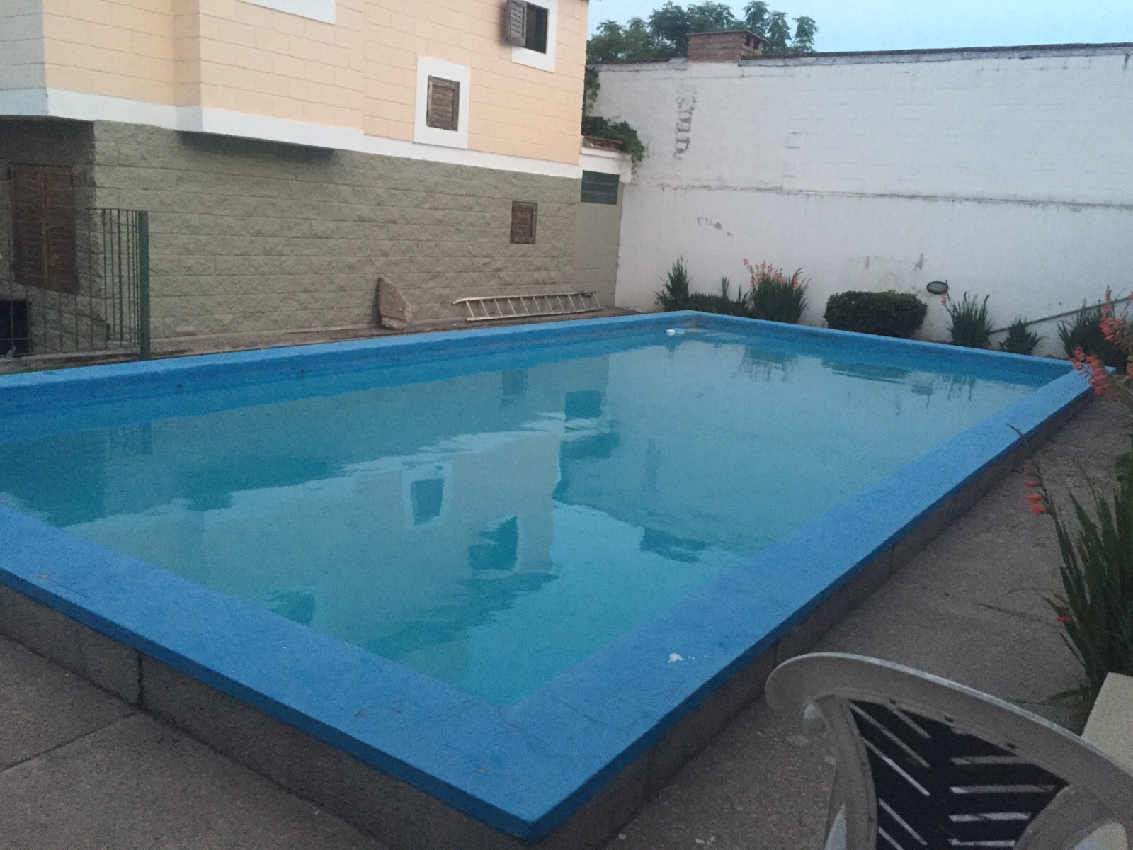 DEPTO EN COMPLEJO. CON PILETA. COCHERA Y ASADOR EXCLUSIVO. A 3 CUADRAS DEL LAGO SAN ROQUE EN BARRIO RESIDENCIAL - 4