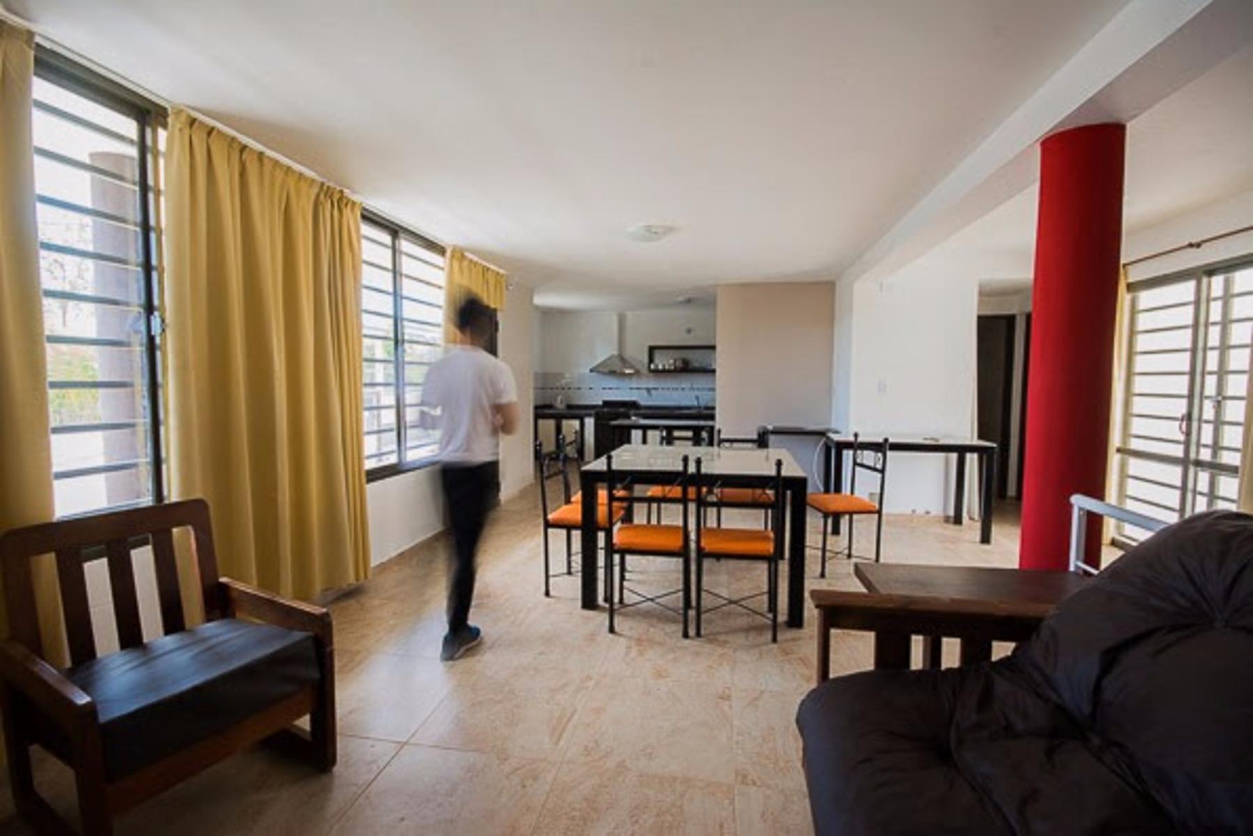 CHALET A ESTRENAR A METROS DEL RIO Y A 5 MINUTOS DEL CENTRO. CON PILETA. COCHERA. — foto 15