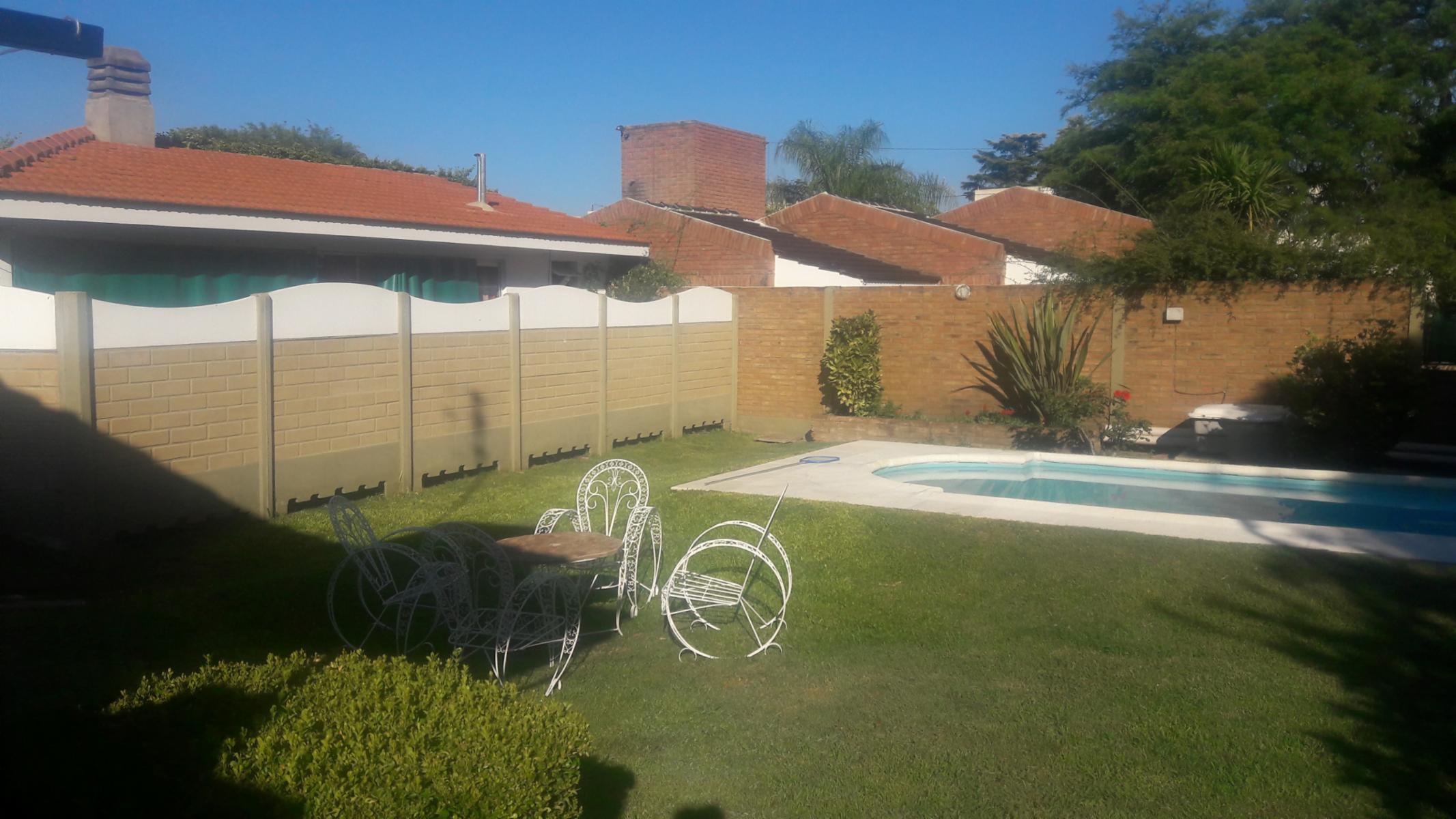 DEPTO PARA 2/3 PERSONAS CON PARQUE. PILETA. ASADOR. A METROS DEL LAGO SAN ROQUE — foto 2