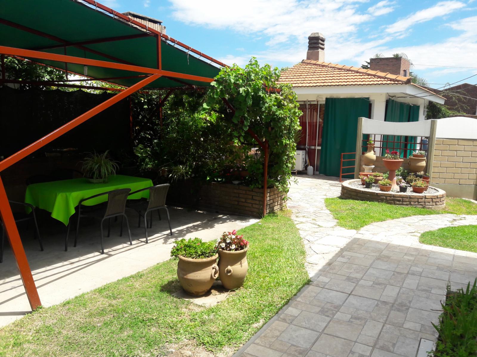 DEPTO PARA 2/3 PERSONAS CON PARQUE. PILETA. ASADOR. A METROS DEL LAGO SAN ROQUE — foto 5