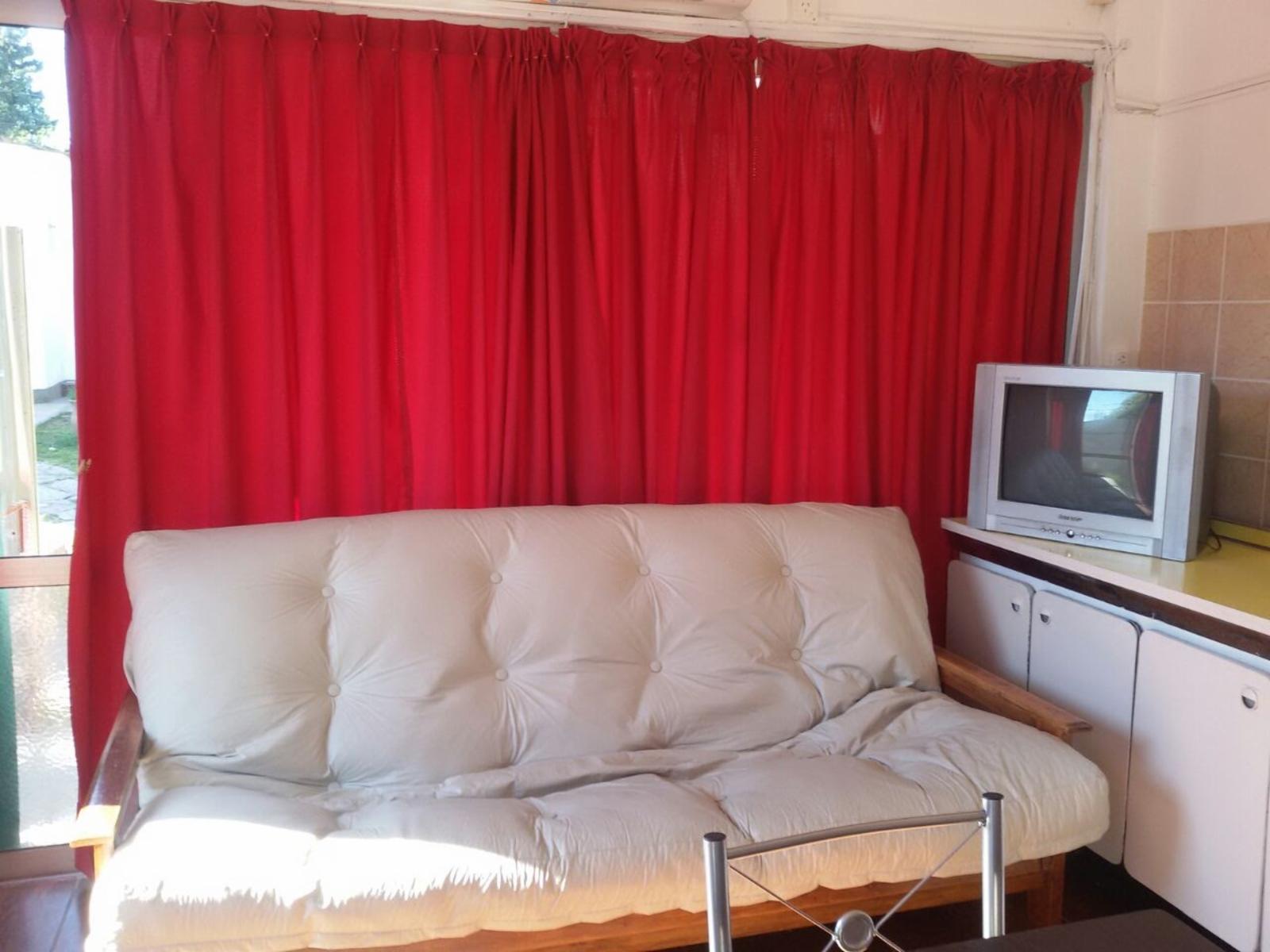 DEPTO PARA 2/3 PERSONAS CON PARQUE. PILETA. ASADOR. A METROS DEL LAGO SAN ROQUE - 26