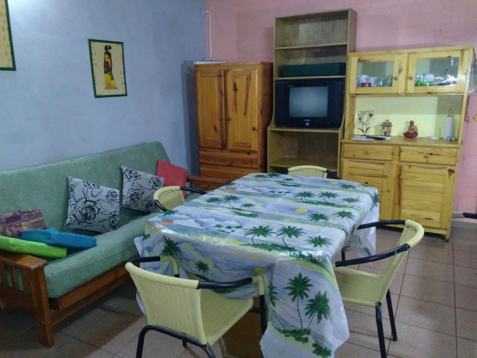 MONOAMBIENTE PARA 2 A 4 PERSONAS. CON PILETA DE USO ECLUSIVO - ASADOR - ATIO - COCHERA. — foto 6