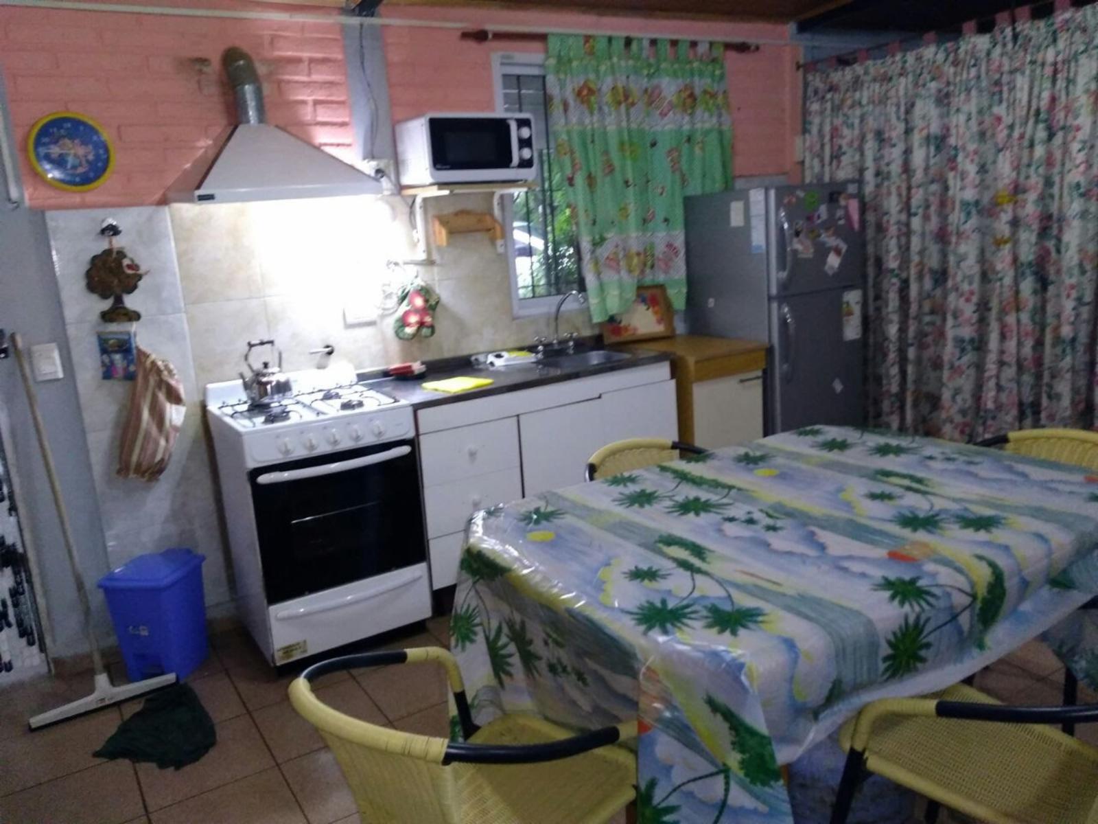 MONOAMBIENTE PARA 2 A 4 PERSONAS. CON PILETA DE USO ECLUSIVO - ASADOR - ATIO - COCHERA. — foto 12