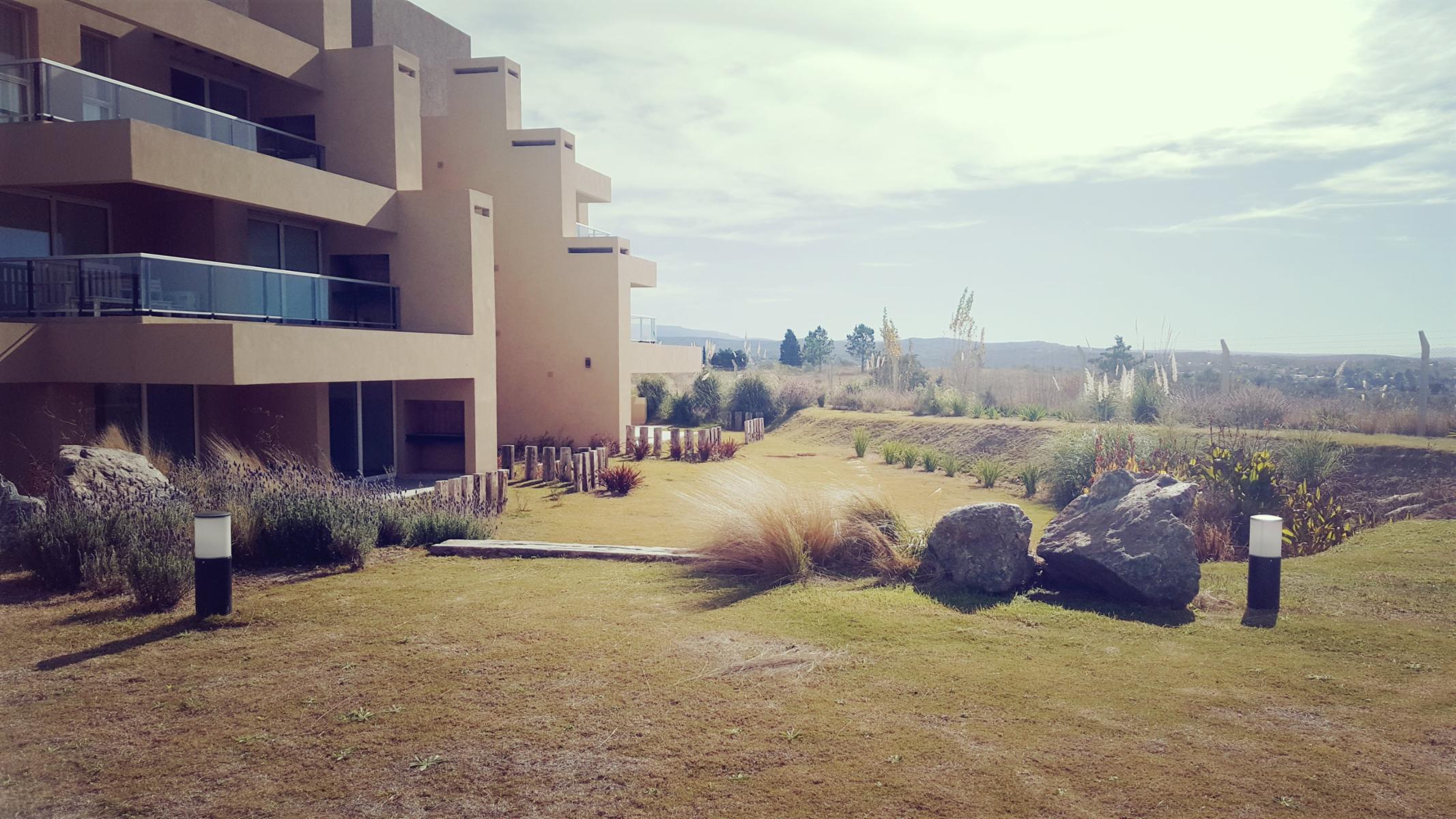 CONDOMINIO SIERRA PACIFICA. DENTRO DE COUNTRY CARLOS PAZ GOLF. AMPLIOS AMBIENTES, AMENTITIES. PRIMERA CALIDAD DE CONSTRUCCIÓN — foto 5