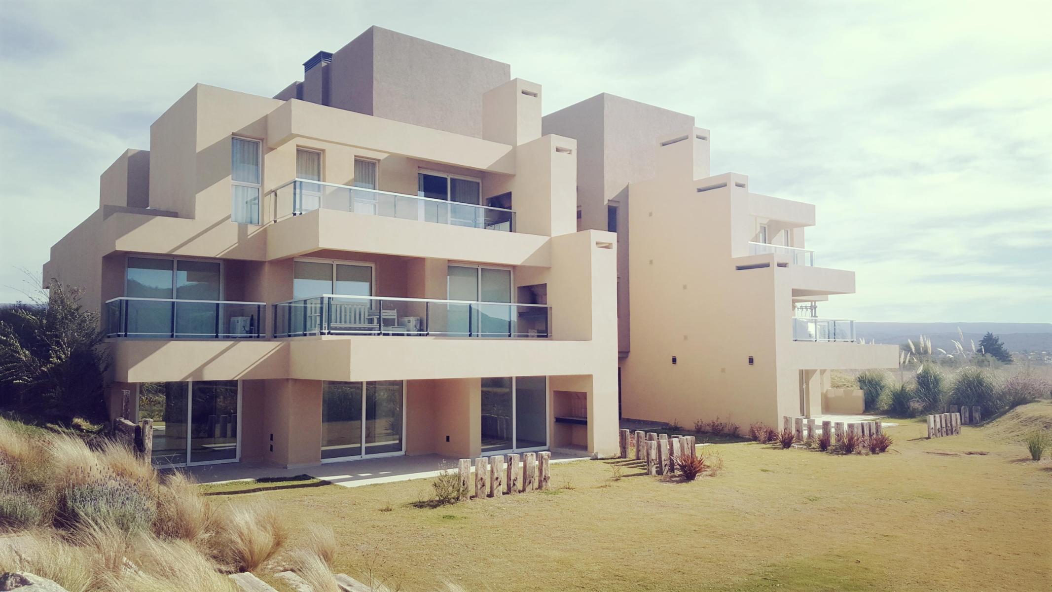 CONDOMINIO SIERRA PACIFICA. DENTRO DE COUNTRY CARLOS PAZ GOLF. AMPLIOS AMBIENTES, AMENTITIES. PRIMERA CALIDAD DE CONSTRUCCIÓN — foto 6