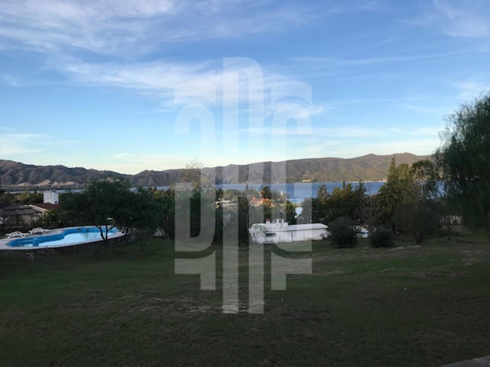 CASA EN VENTA CON GRAN PARQUE EN CARLOS PAZ. BARRIO CERRADO LAGO AZUL. VISTA PANORAMICA — foto 6