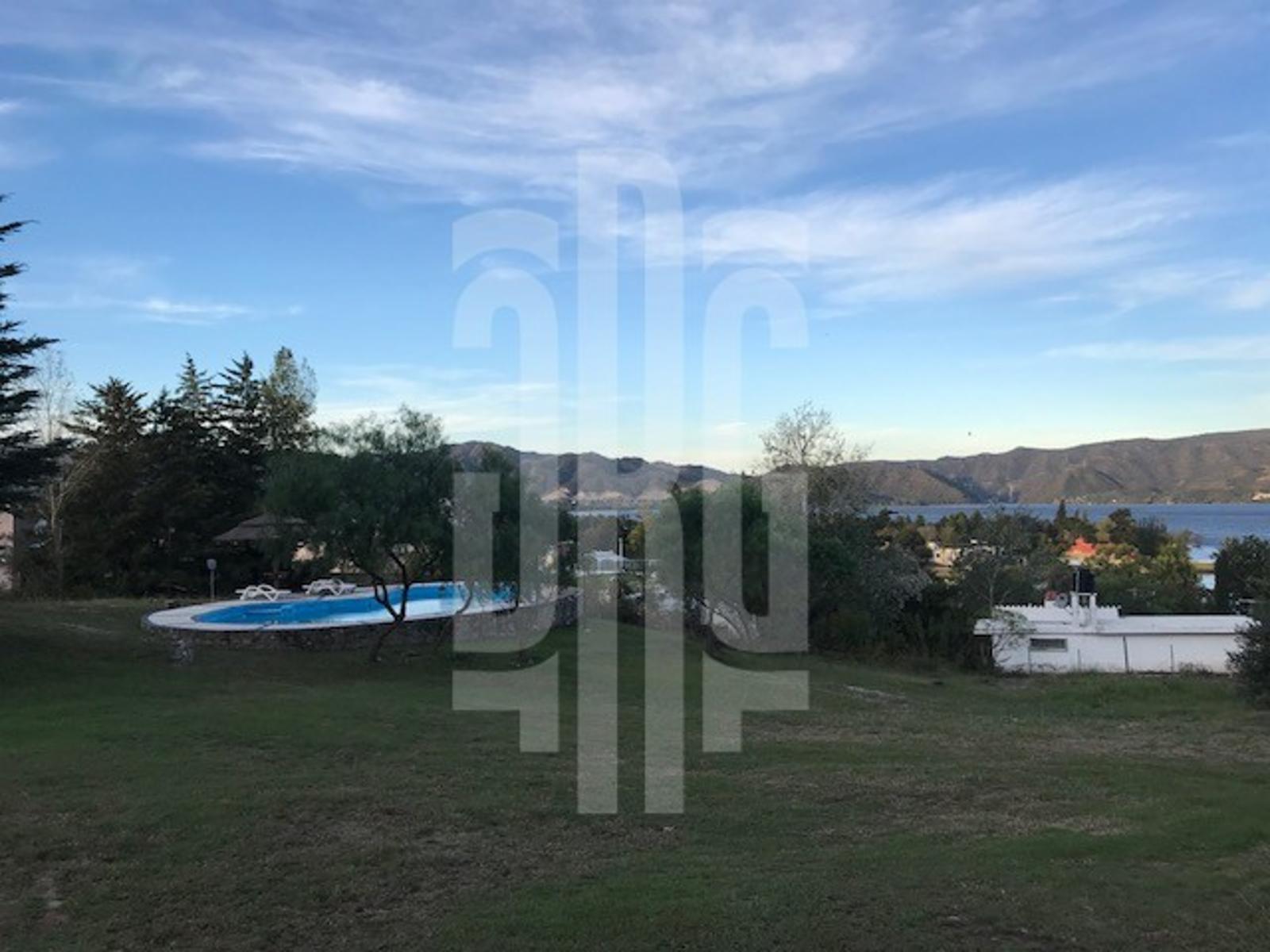 CASA EN VENTA CON GRAN PARQUE EN CARLOS PAZ. BARRIO CERRADO LAGO AZUL. VISTA PANORAMICA — foto 7