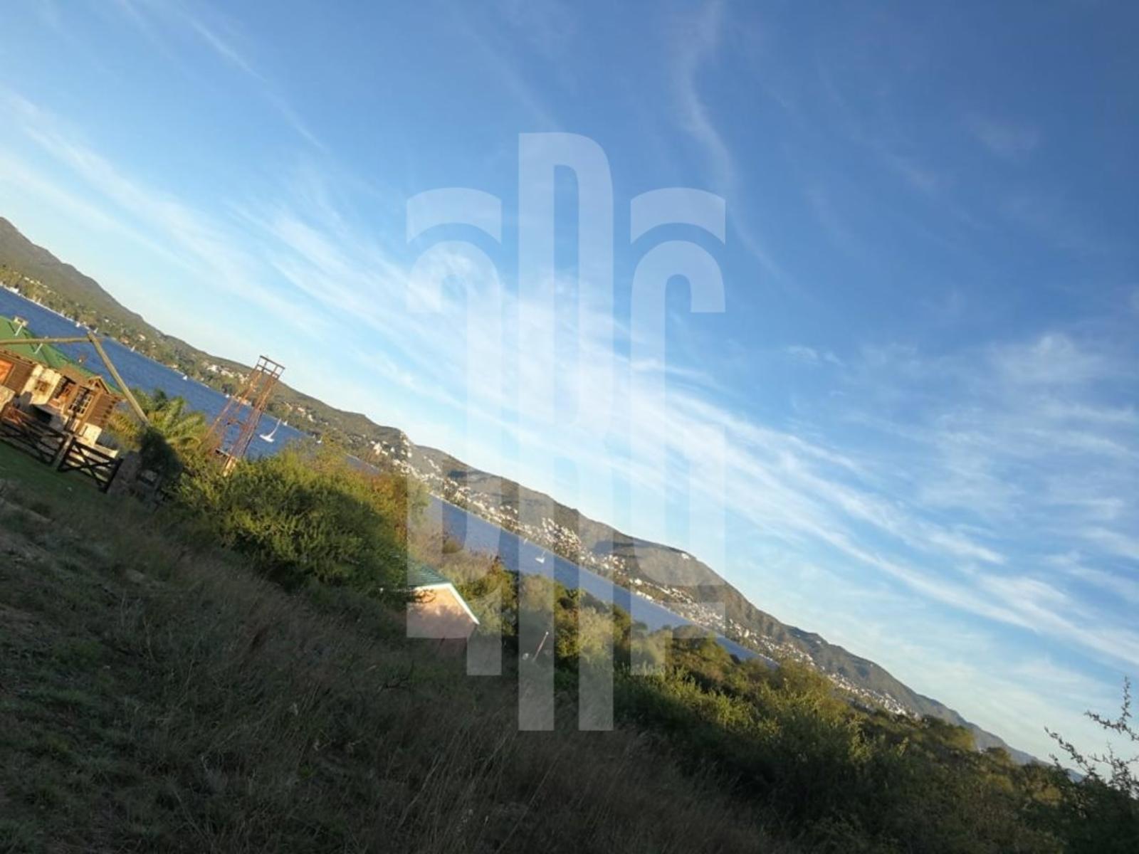 CASA EN VENTA CON GRAN PARQUE EN CARLOS PAZ. BARRIO CERRADO LAGO AZUL. VISTA PANORAMICA — foto 10