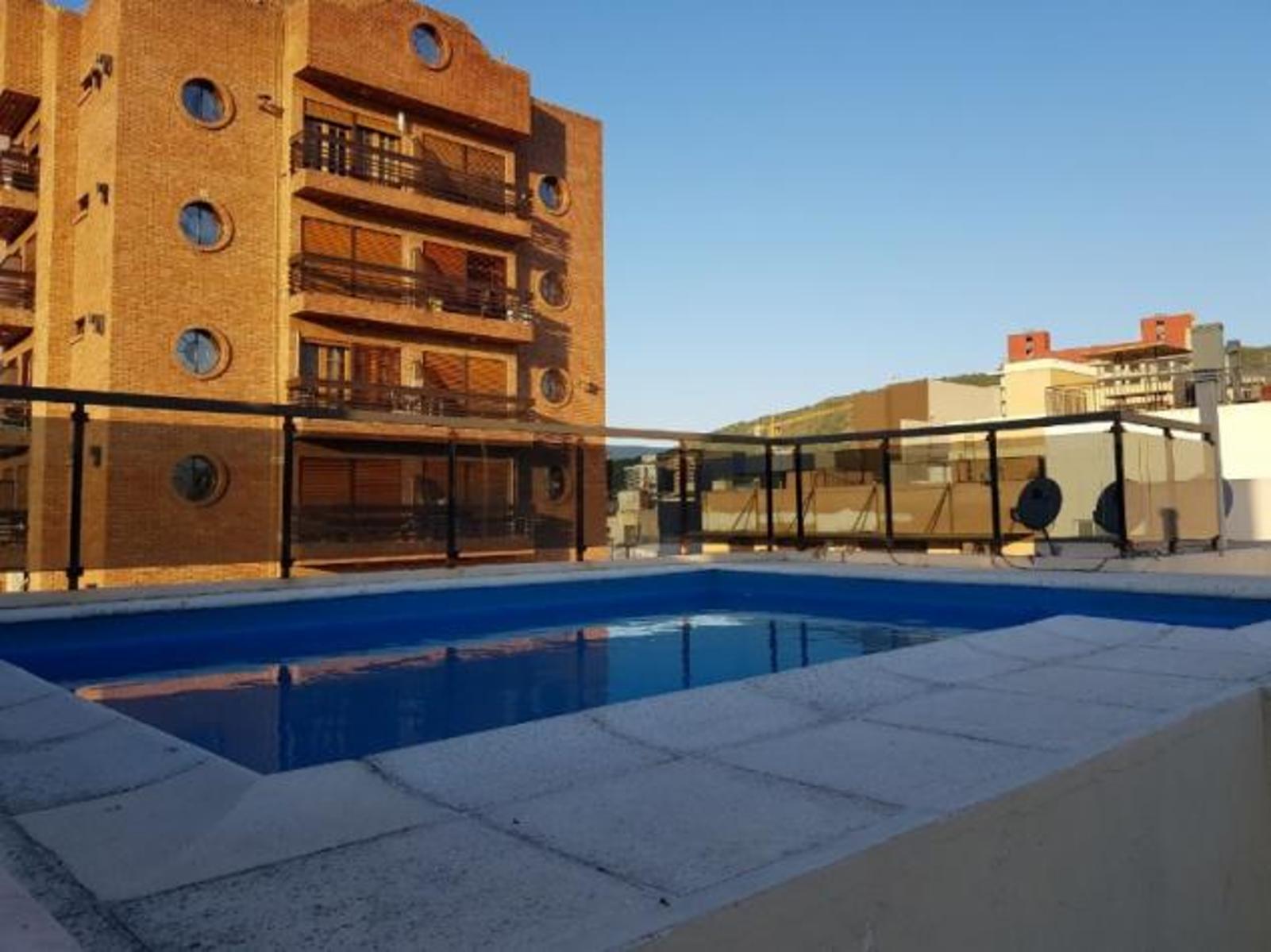 DEPARTAMENTO EN PLENO CENTRO. UN DORMITOIO. PILETA. TERRAZA