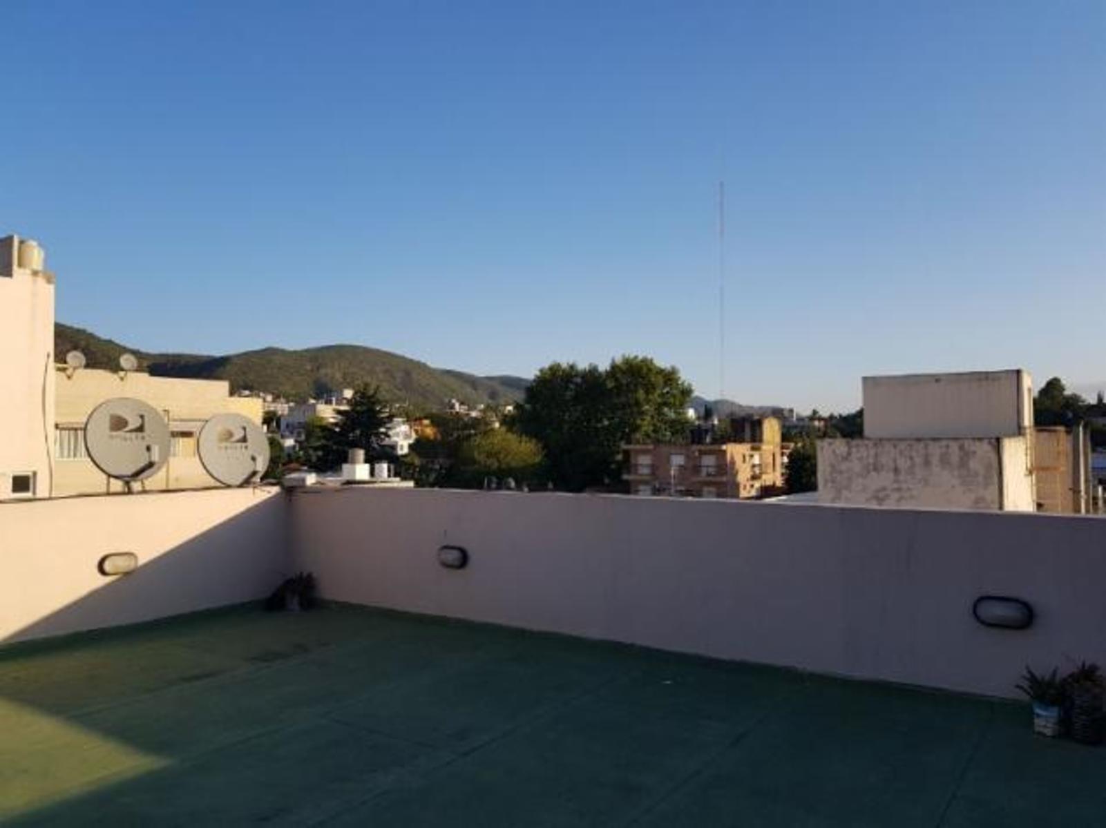 DEPARTAMENTO EN PLENO CENTRO. UN DORMITOIO. PILETA. TERRAZA — foto 6