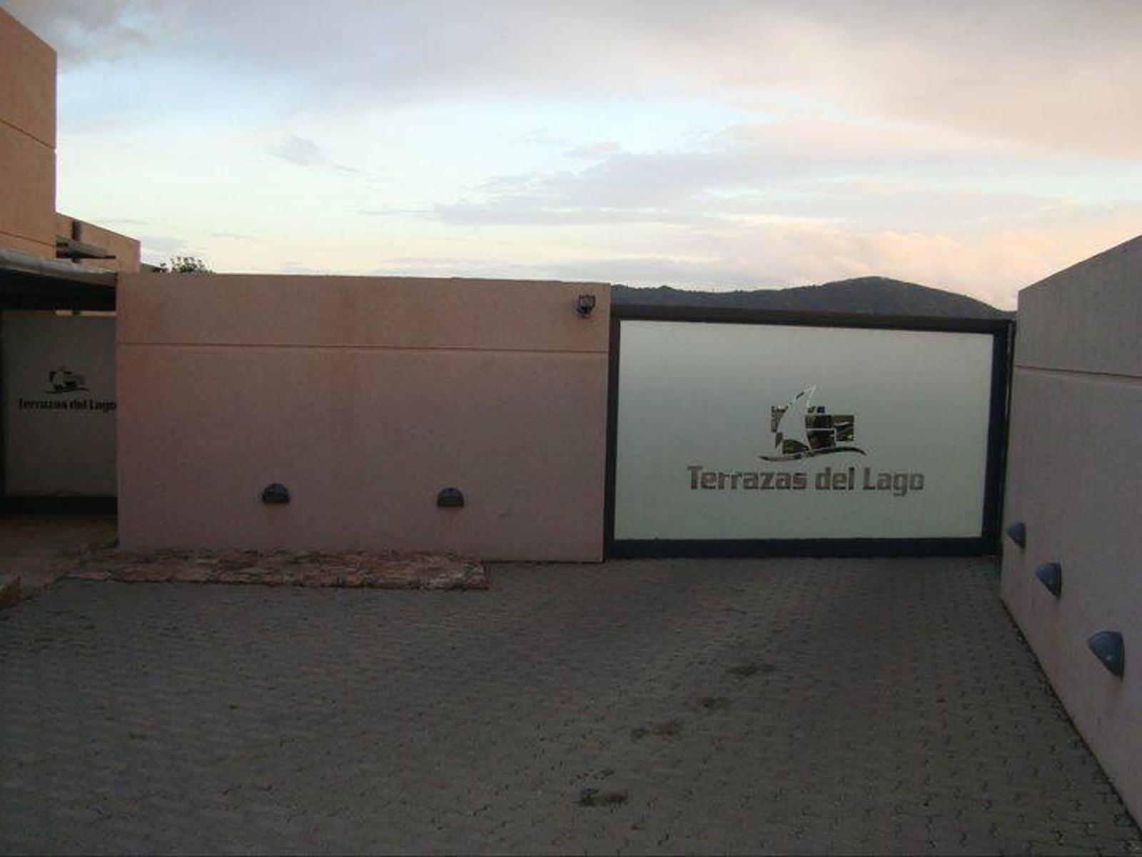 DEPARTAMENTO EN EXCLUSIVO COMPLEJO TERRAZAS DEL LAGO. UN DORMITORIO. COCHERA. PILETA — foto 5
