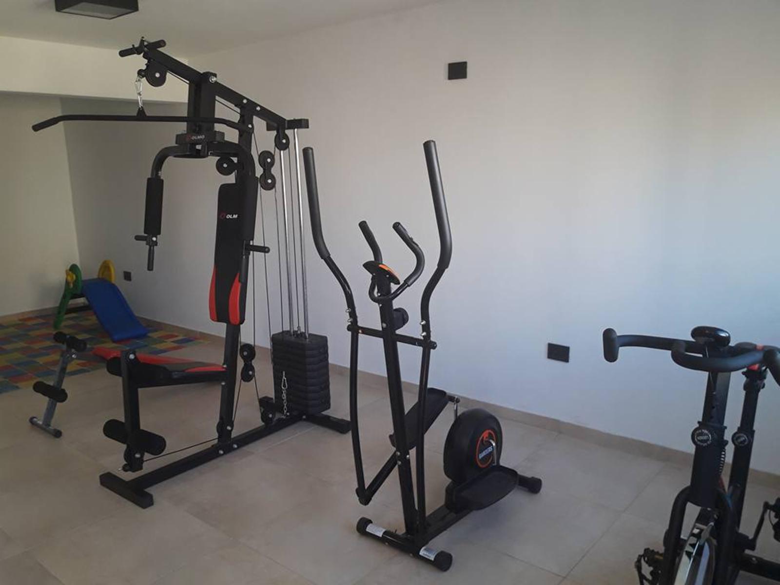 DEPARTAMENTO EN BARRIO VILLA DOMINGUEZ. DOS DORMITORIOS. COCHERA. BALCÓN. A ESTRENAR. PILETA — foto 2