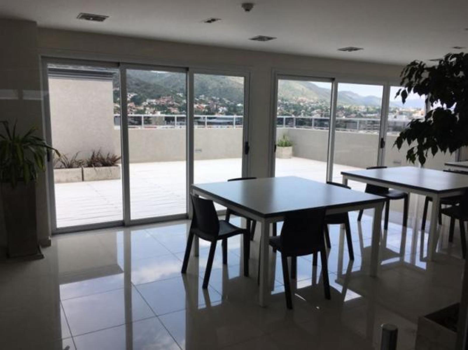 MONOAMBIENTE EN EDIFICIO OPERA. GRAN CATEGORIA. PISCINA. COCHERA. BALCÓN. HERMOSA VISTA — foto 3