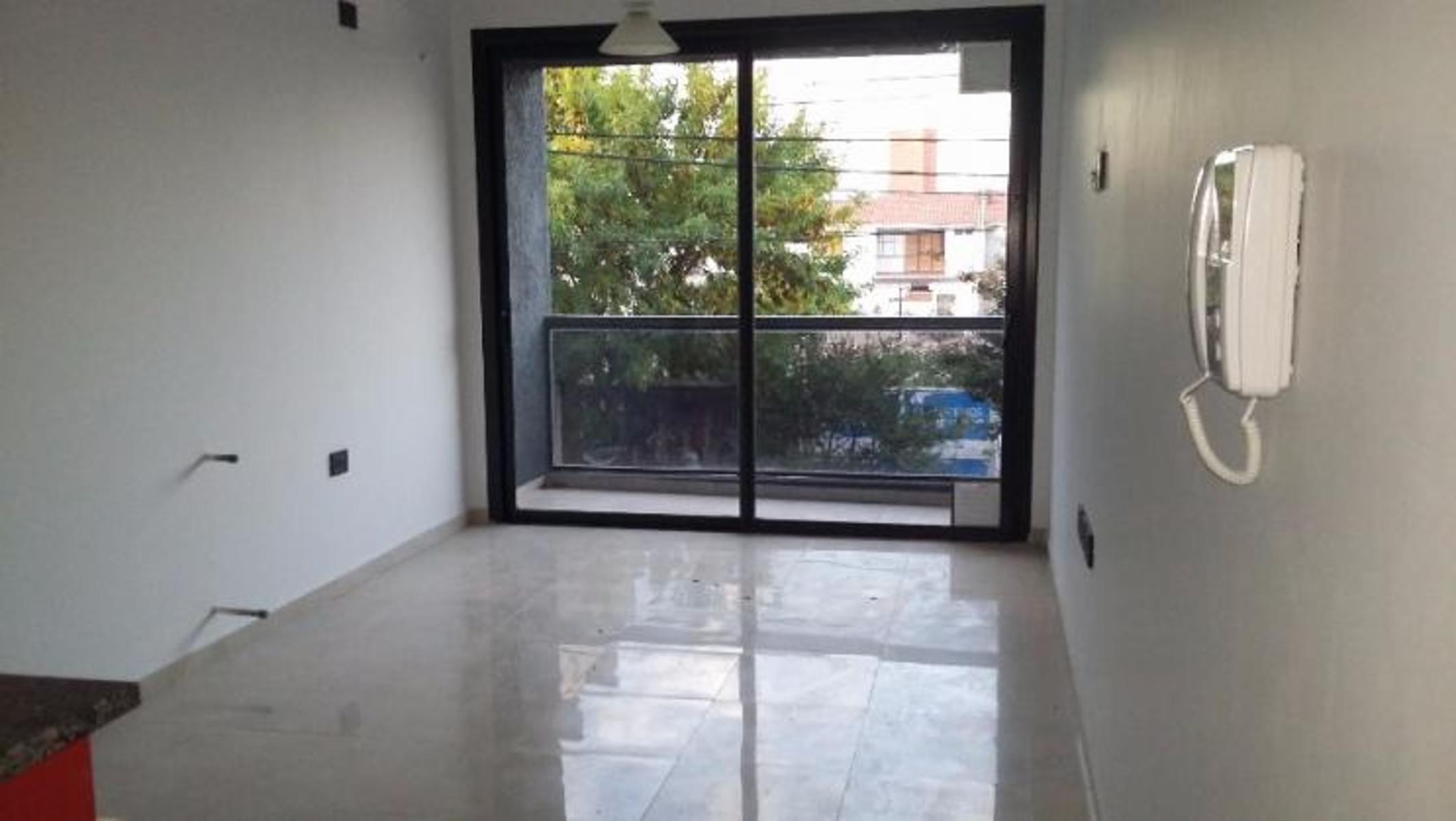 DEPARTAMENTO EN BARRIO VILLA DOMINGUEZ. UN DORMITORO. BALCON. COCHERA. PILETA. GIM. QUINCHO — foto 2