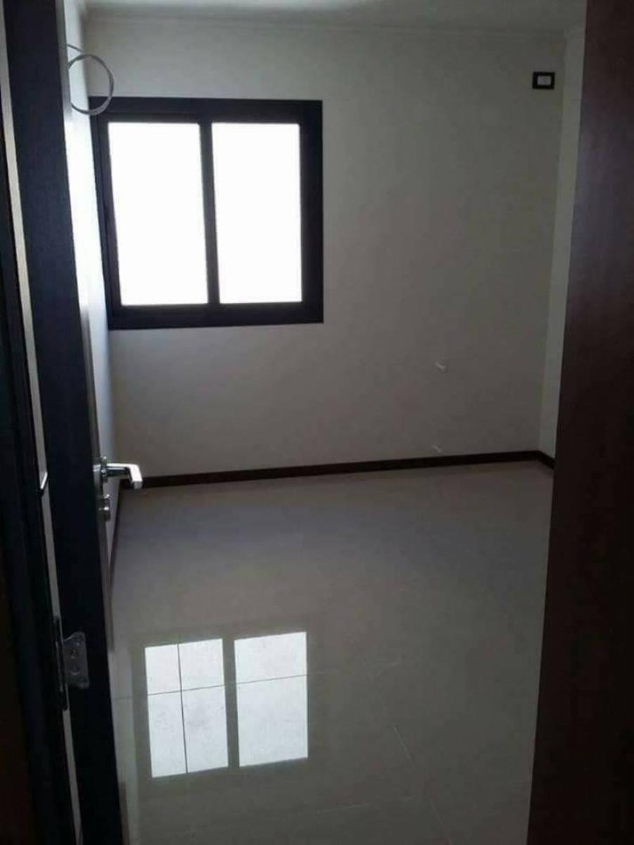 DEPARTAMENTO EN PLENO CENTRO. FRENTE AL LAGO. DOS DORMITORIOS. PILETA. AMENITIES COMPLETAS — foto 14