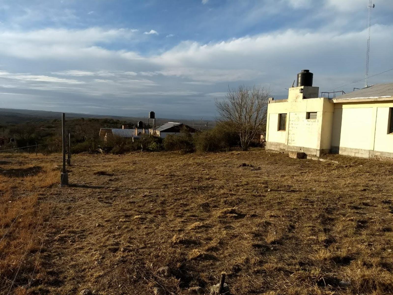 CHALET CON EXCELENTE UBICACION. SOBRE RUTA EMPALME TANTI. VISTA A LA MONTAÑA. LOTE PLANO 1000 METROS APROX. IDEAL PARA COMPLEJO TURISTICO — foto 10