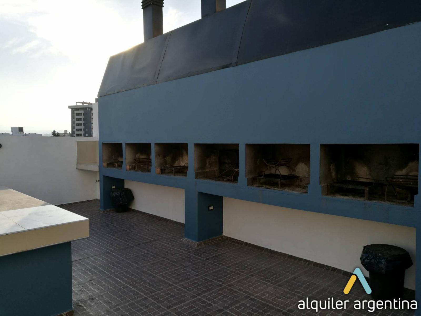 DEPARTAMENTO EN ZONA CENTRICA. PARA 4 PERSONAS. PILETA. COCHERA. EQUIPAMIENTO FULL — foto 9