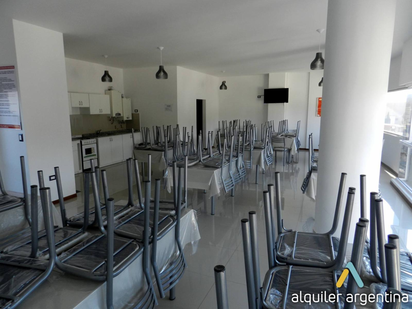 DEPARTAMENTO EN ZONA CENTRICA. PARA 4 PERSONAS. PILETA. COCHERA. EQUIPAMIENTO FULL — foto 12
