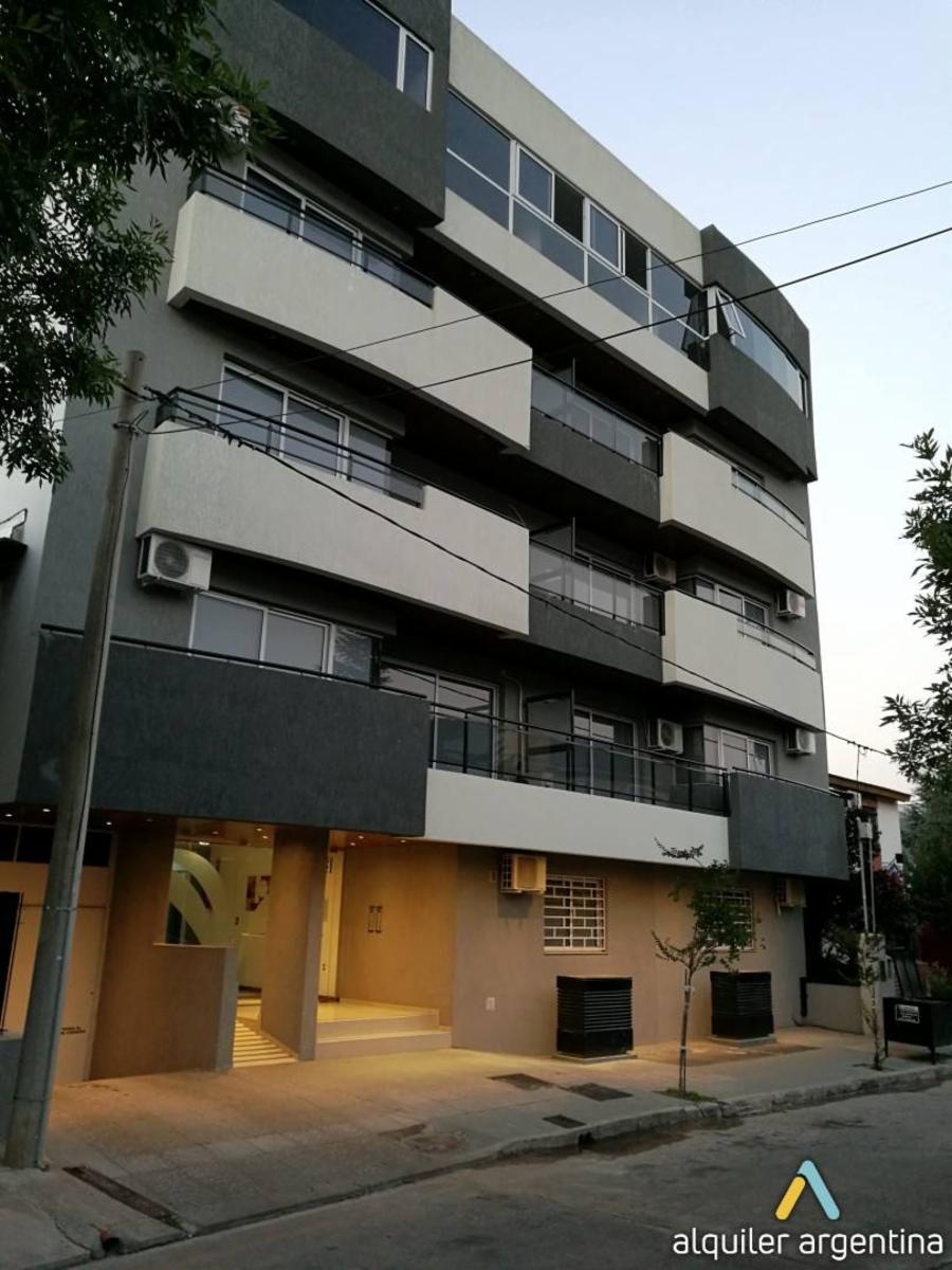 DEPARTAMENTO EN ZONA CENTRICA. PARA 4 PERSONAS. PILETA. COCHERA. EQUIPAMIENTO FULL — foto 14