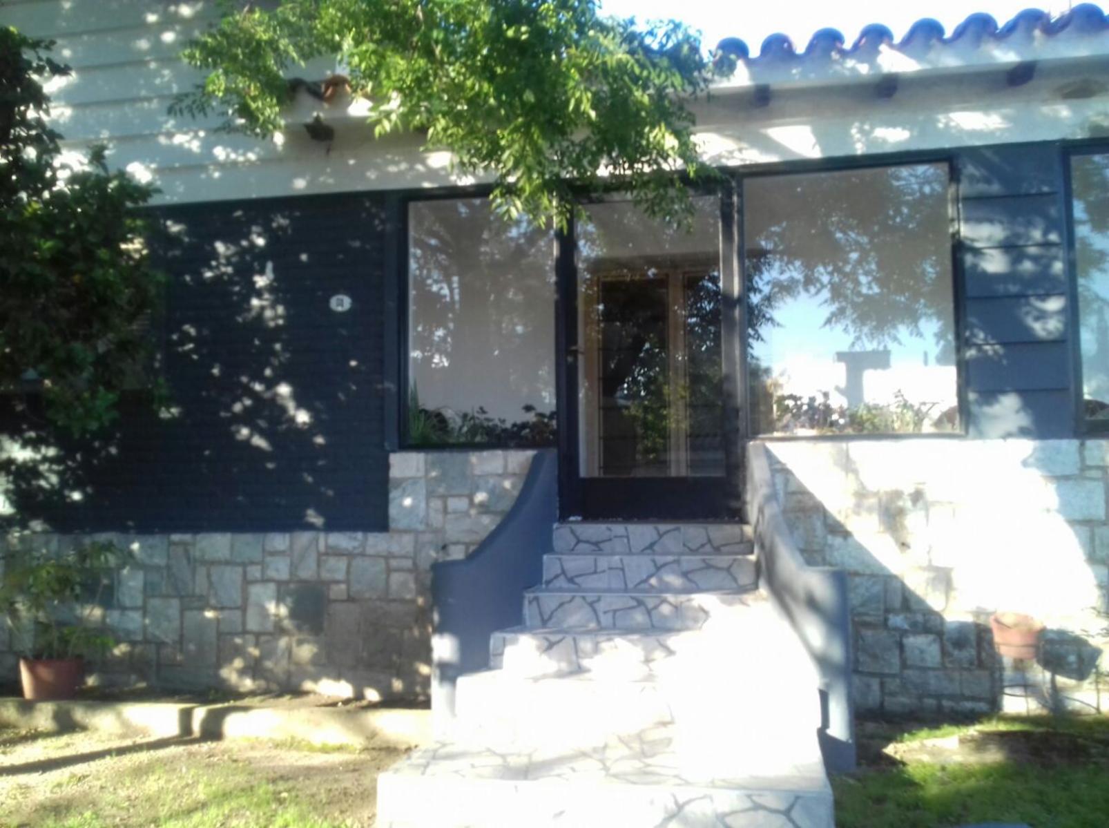 CHALET AMPLIO. PARA 8 PERSONAS. CON 4 DORMITORIOS. PATIO. PILETA.COCHERA — foto 3