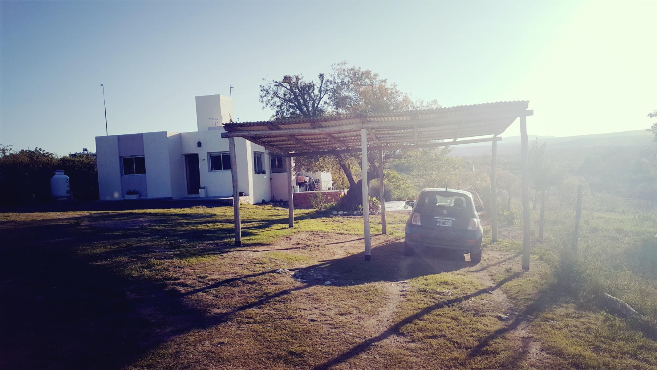 MUY LINDO CHALET. EN TANTI. PARA 4/5 PERSONAS. PILETA. PATIO. VISTA A LAS SIERRAS — foto 6
