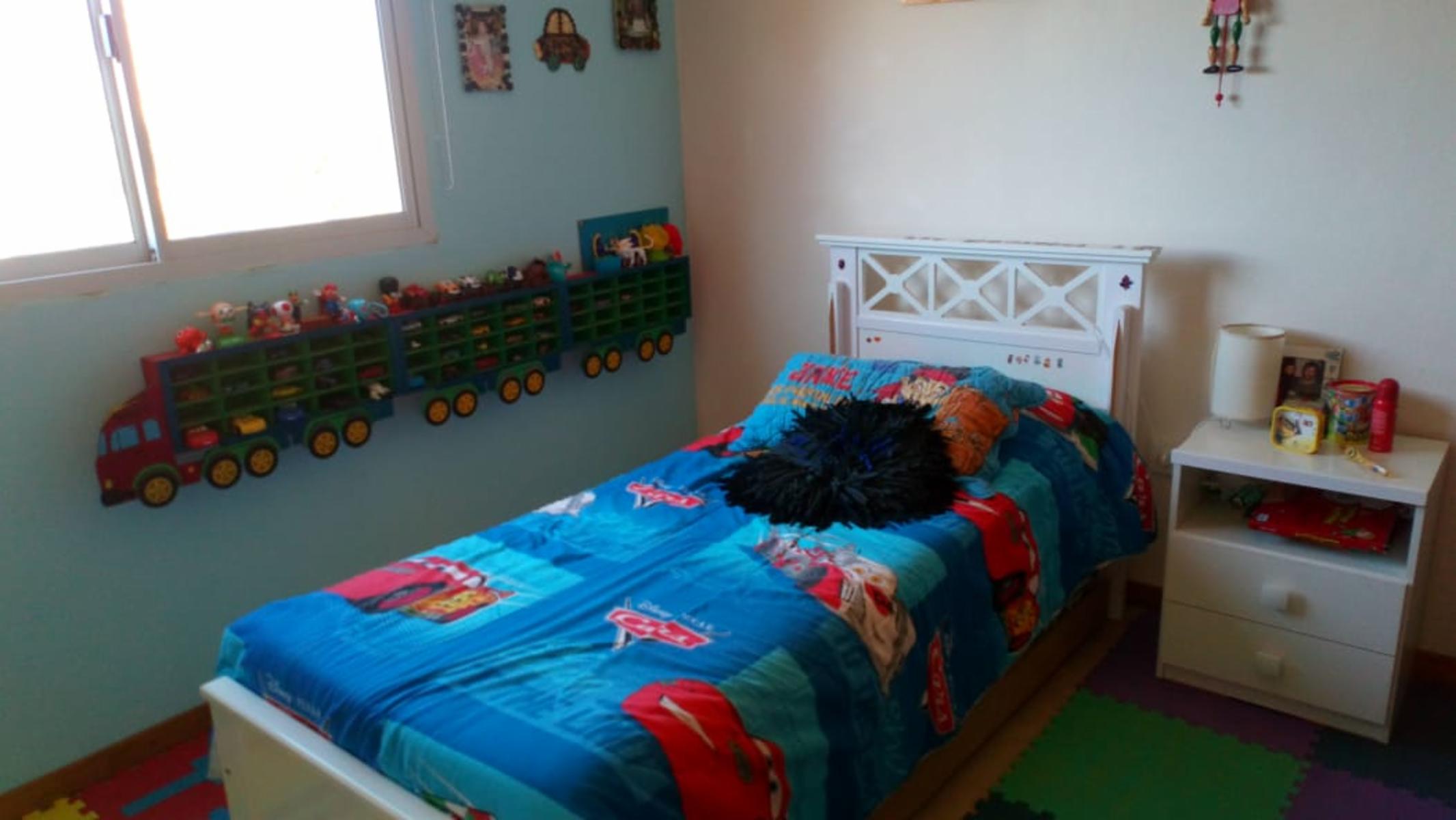 MUY LINDO CHALET. EN TANTI. PARA 4/5 PERSONAS. PILETA. PATIO. VISTA A LAS SIERRAS — foto 11