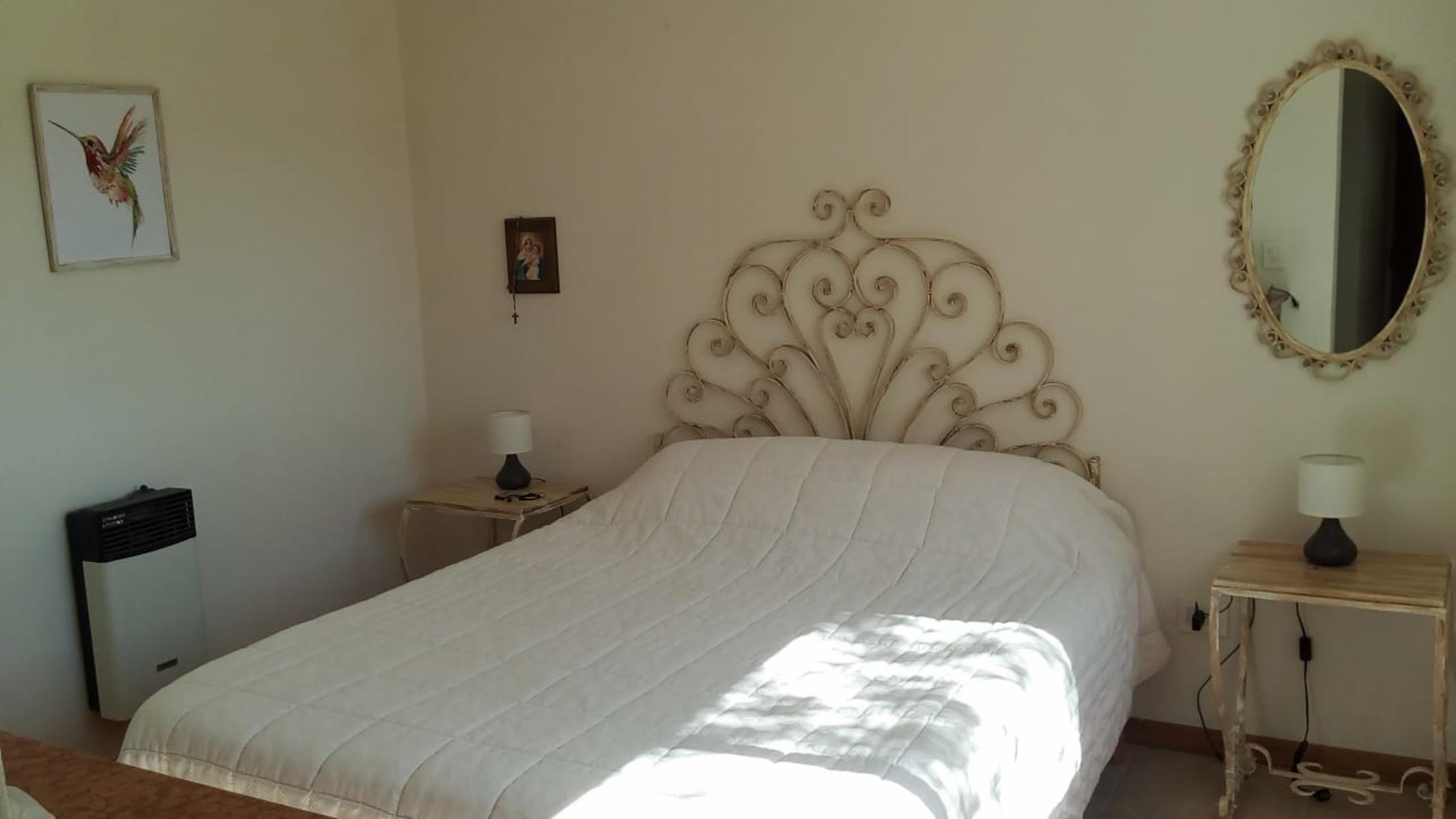 MUY LINDO CHALET. EN TANTI. PARA 4/5 PERSONAS. PILETA. PATIO. VISTA A LAS SIERRAS — foto 15