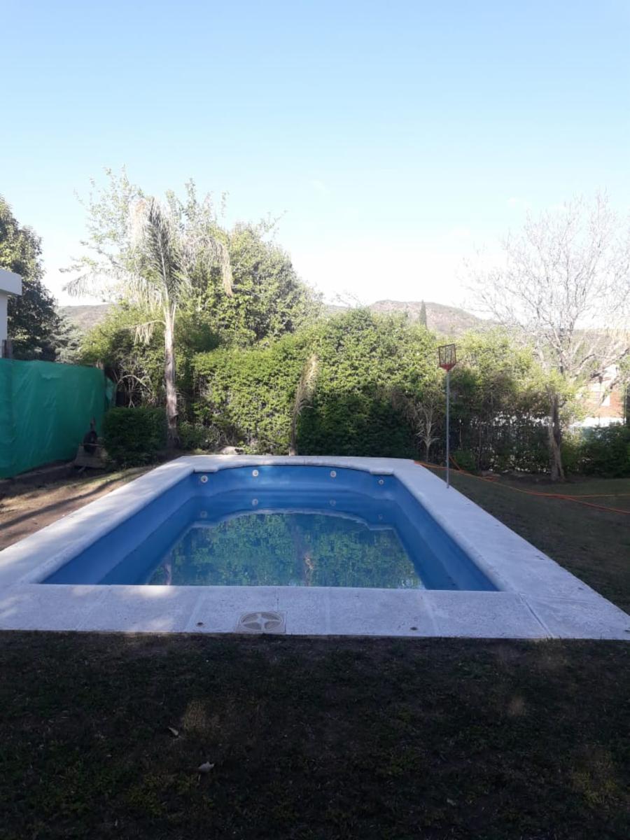 CHALET AMPLIO. PARA 10/12 PERSONAS. PILETA. PATIO. GALERIA. — foto 8