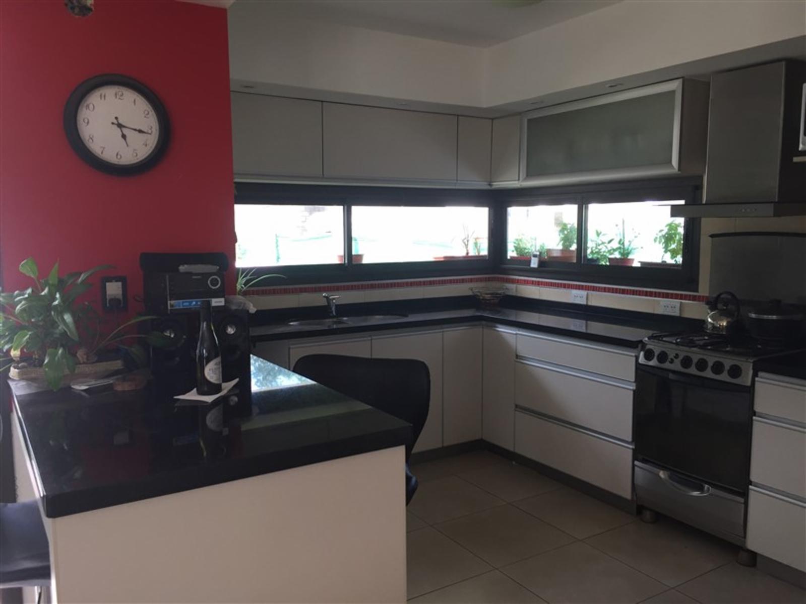 HERMOSA PROPIEDAD DE 1° CATEGORIA EN BARRIO CERRADO. — foto 7