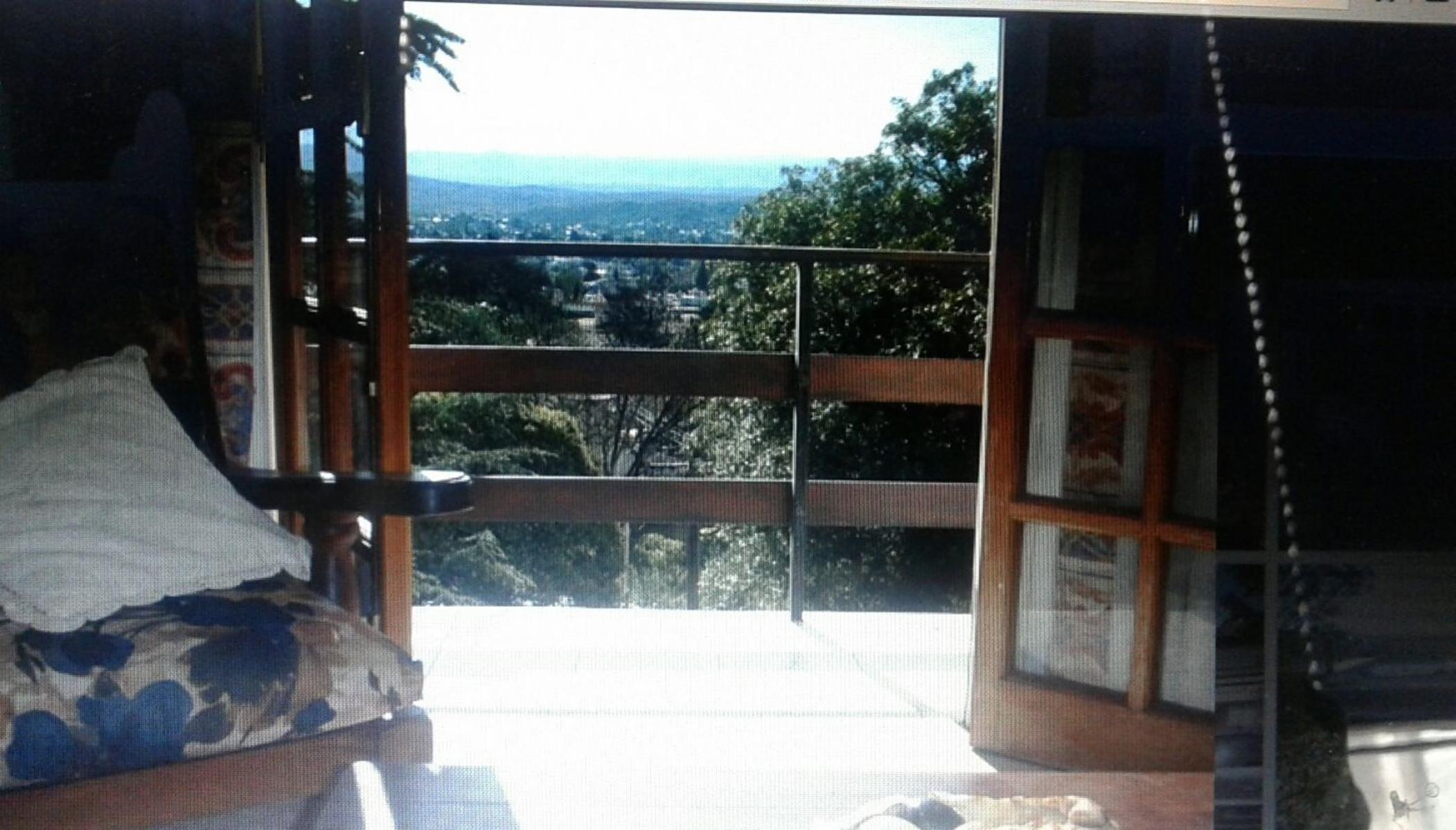 CHALET AMPLIO CON QUINCHO, PISCINA Y ESPECTACULAR VISTA. A MINUTOS DE PLENO CENTRO — foto 6