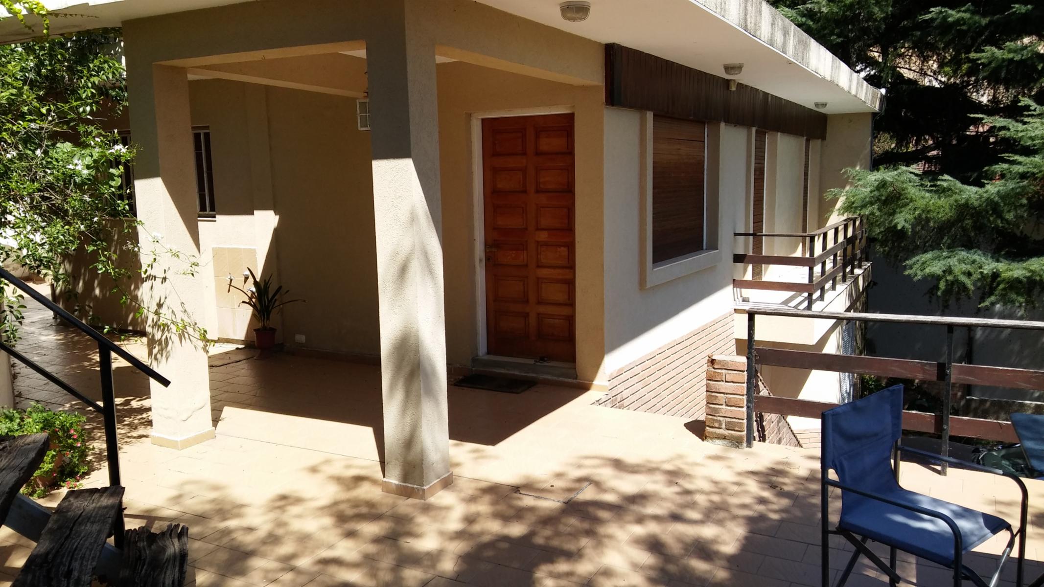CHALET AMPLIO CON QUINCHO, PISCINA Y ESPECTACULAR VISTA. A MINUTOS DE PLENO CENTRO — foto 7