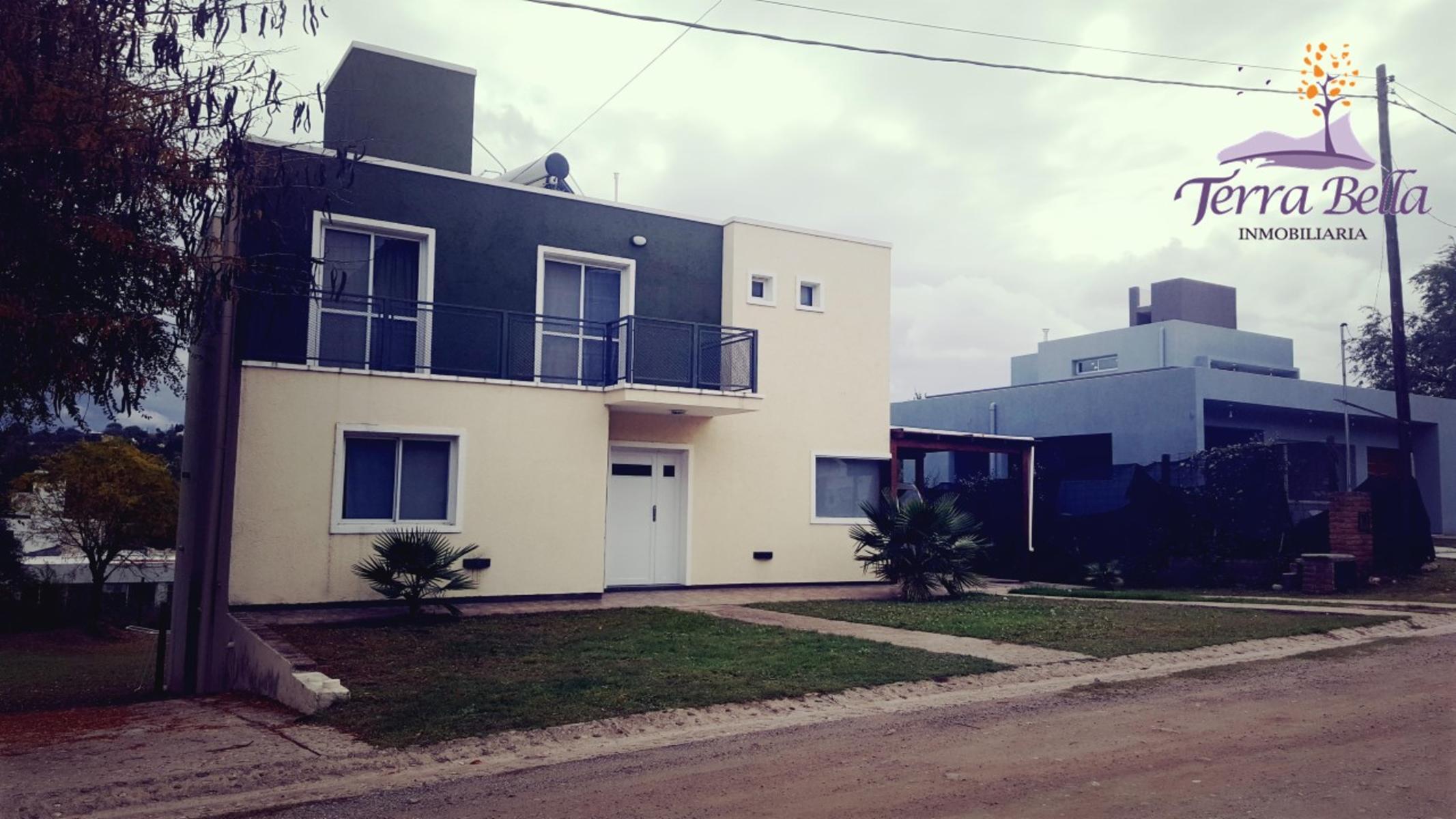 CHALET DE CATEGORIA EN BARRIO CERRADO FRENTE AL RÍO SAN ANTONIO. A 15 MINUTOS DEL CENTRO DE VILLA CARLOS PAZ