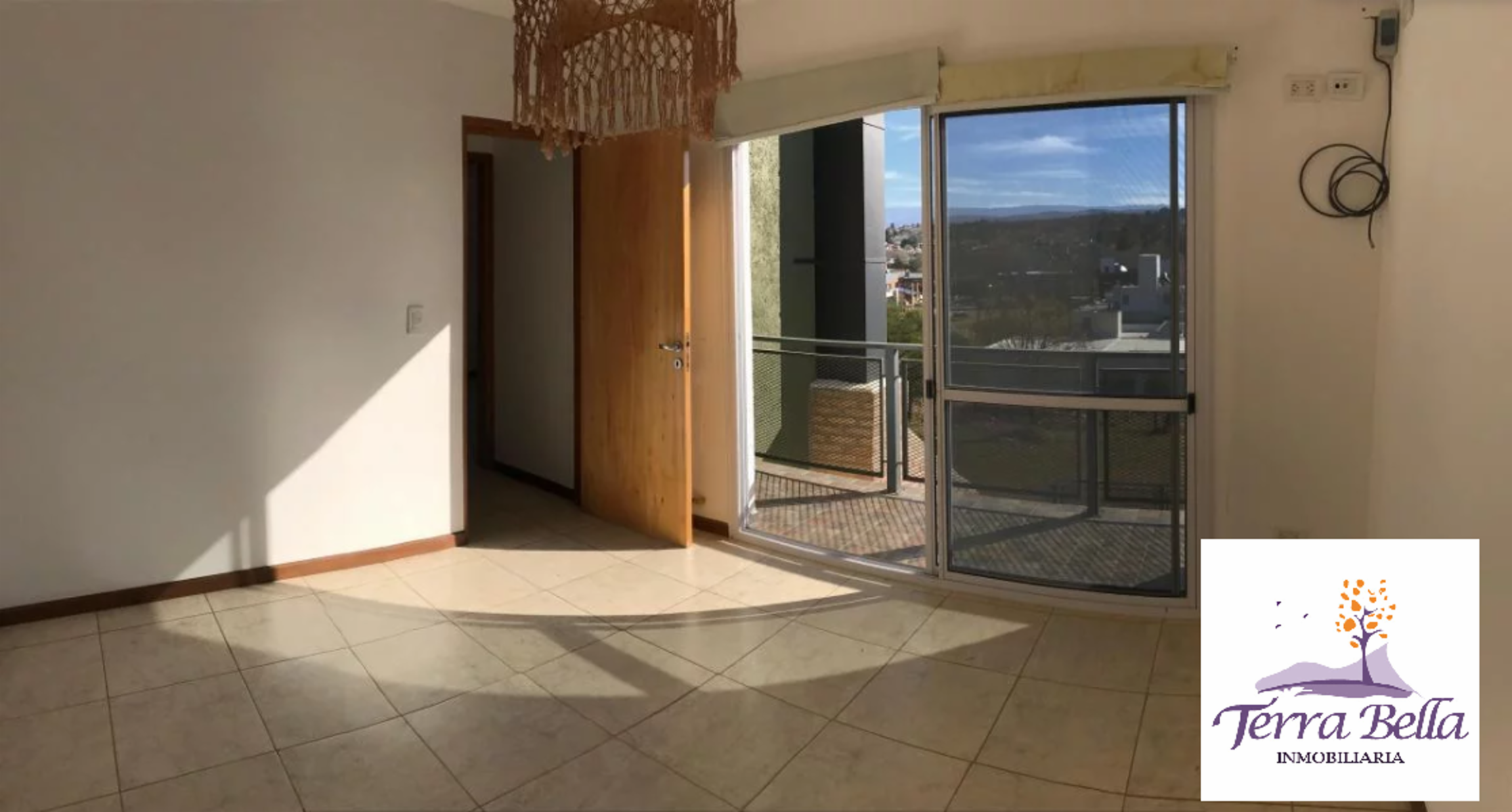 CHALET DE CATEGORIA EN BARRIO CERRADO FRENTE AL RÍO SAN ANTONIO. A 15 MINUTOS DEL CENTRO DE VILLA CARLOS PAZ — foto 4