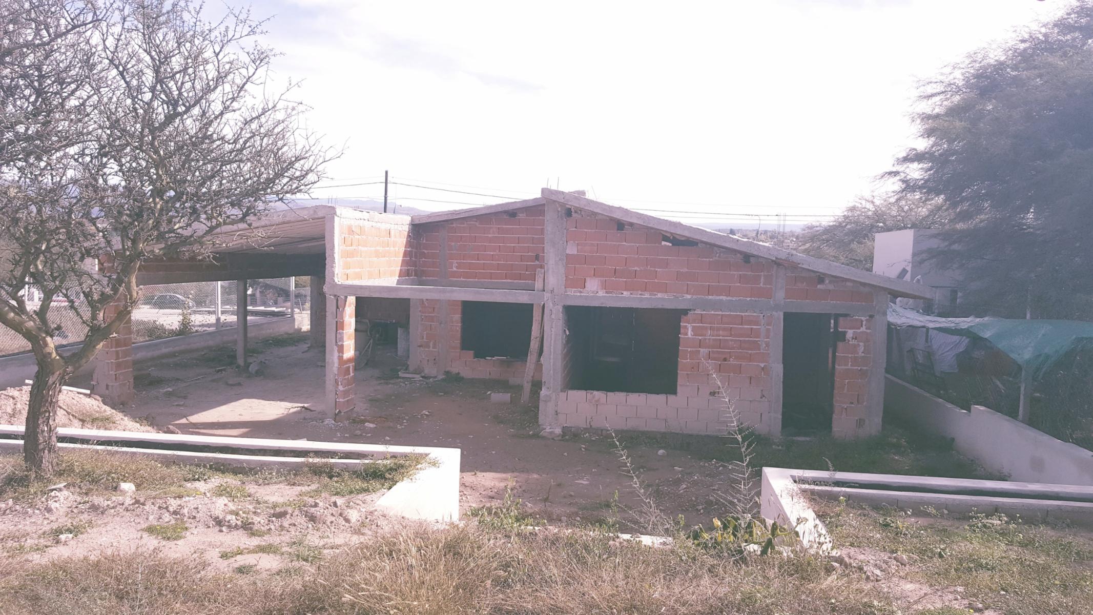 CHALET EN CONSTRUCCIÓN EN BARRIO CERRADO EL DORADO II. FRENTE AL RIO SAN ANTONIO Y A 10 MINUTOS DEL CENTRO DE VILLA CARLOS PAZ — foto 12