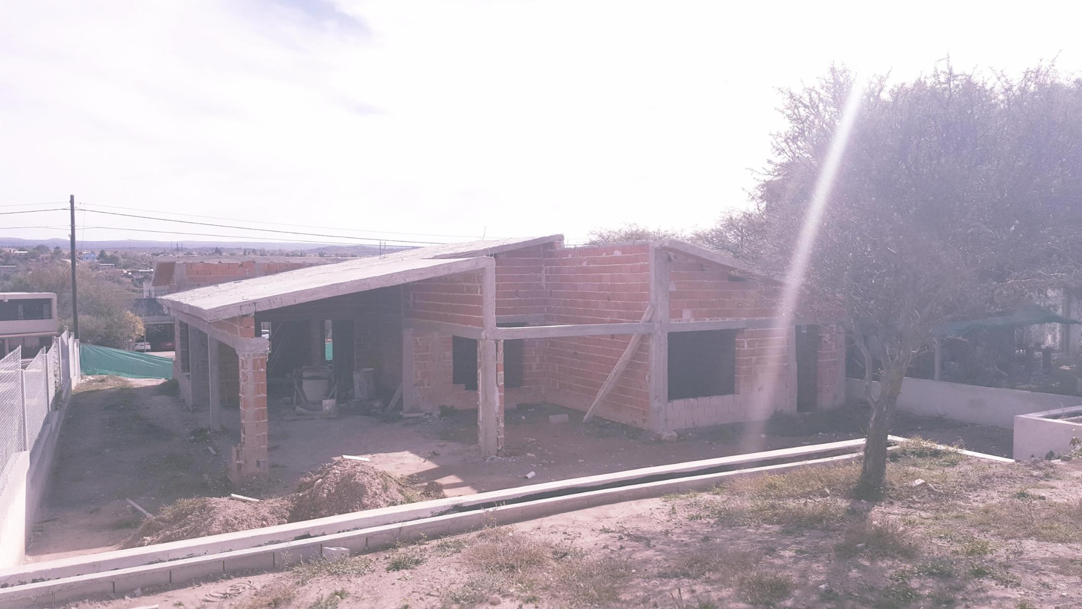 CHALET EN CONSTRUCCIÓN EN BARRIO CERRADO EL DORADO II. FRENTE AL RIO SAN ANTONIO Y A 10 MINUTOS DEL CENTRO DE VILLA CARLOS PAZ — foto 13