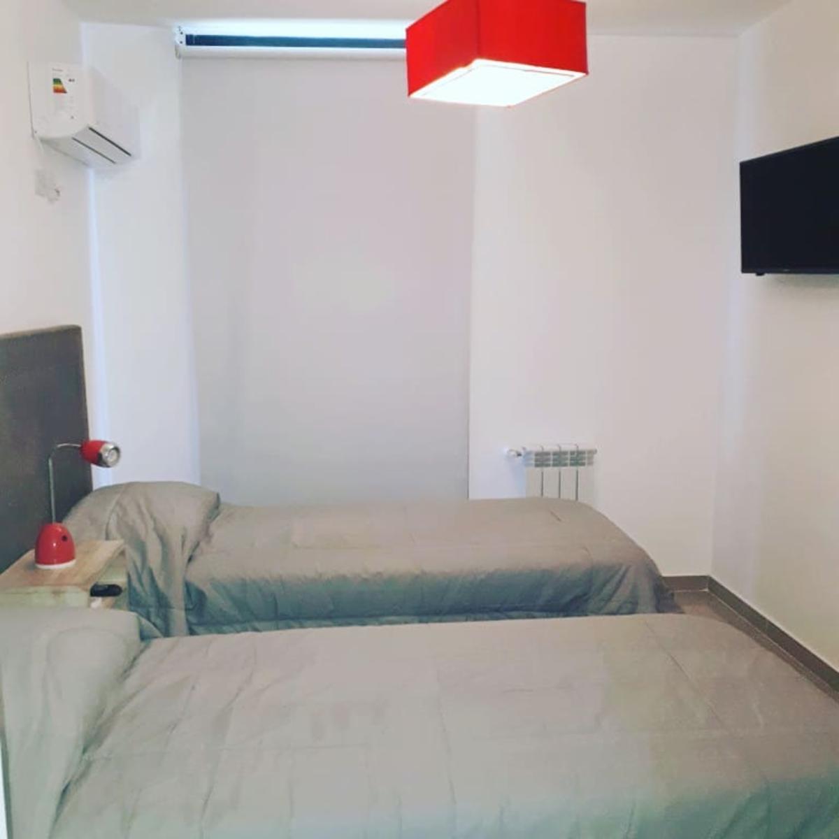 DEPARTAMENTOS A METROS DE TEATRO LUXOR. PARA 4 PERSONAS. PILETA. COCHERA. QUINCHO. EQUIPAMIENTO FULL — foto 7