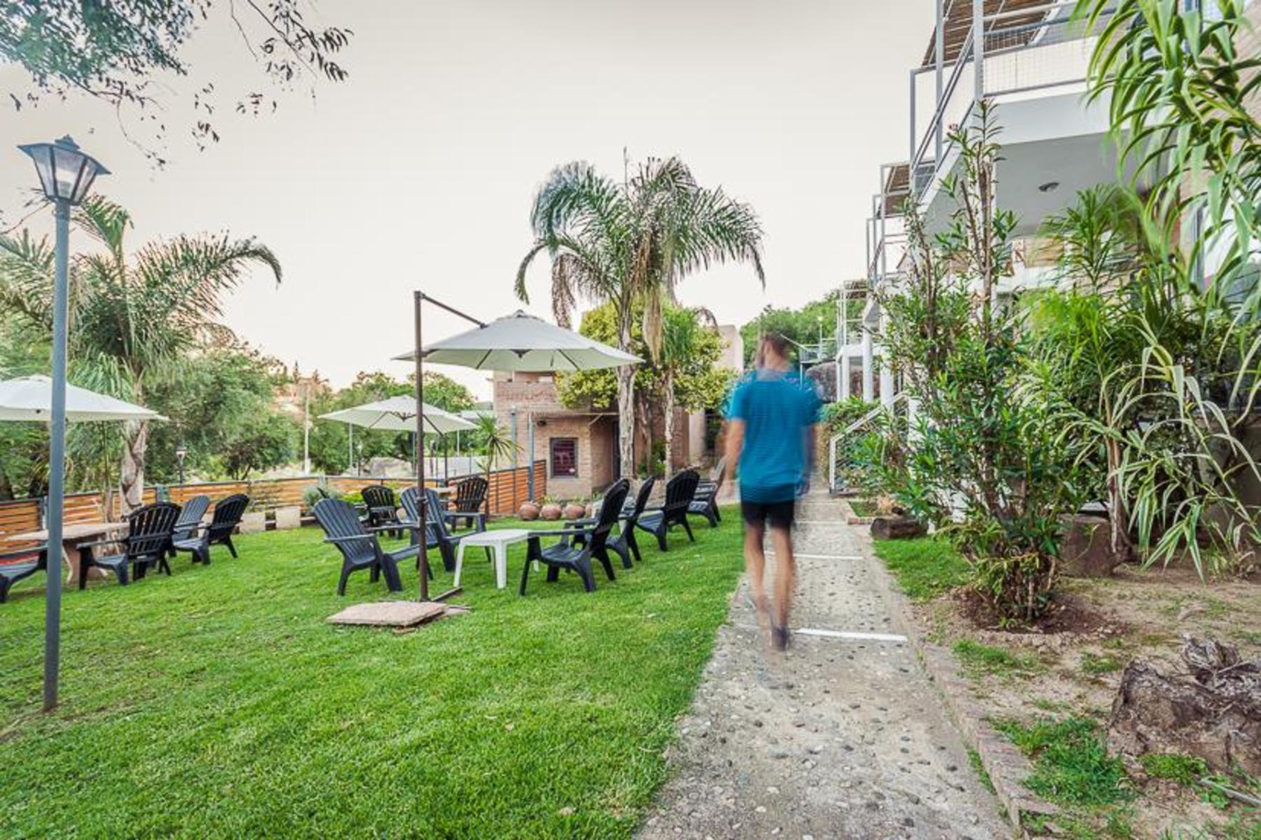 COMPLEJO DE CABAÑAS FRENTE AL RIO. A 10 MINUTOS DE PLENO CENTRO. PISCINA. PATIO. SOLARIUM. ASADORES - 5