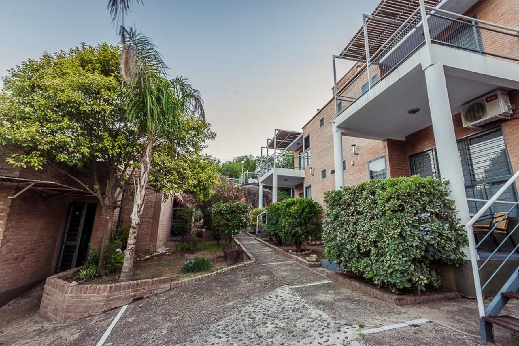 COMPLEJO DE CABAÑAS FRENTE AL RIO. A 10 MINUTOS DE PLENO CENTRO. PISCINA. PATIO. SOLARIUM. ASADORES - 7