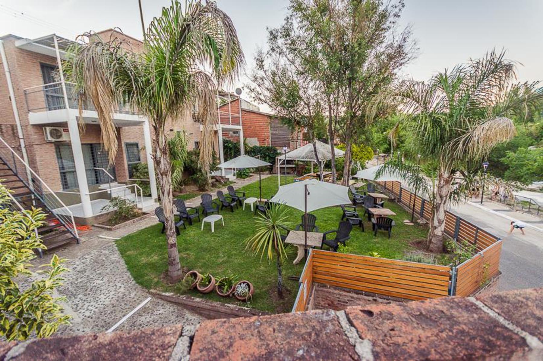 COMPLEJO DE CABAÑAS FRENTE AL RIO. A 10 MINUTOS DE PLENO CENTRO. PISCINA. PATIO. SOLARIUM. ASADORES - 15