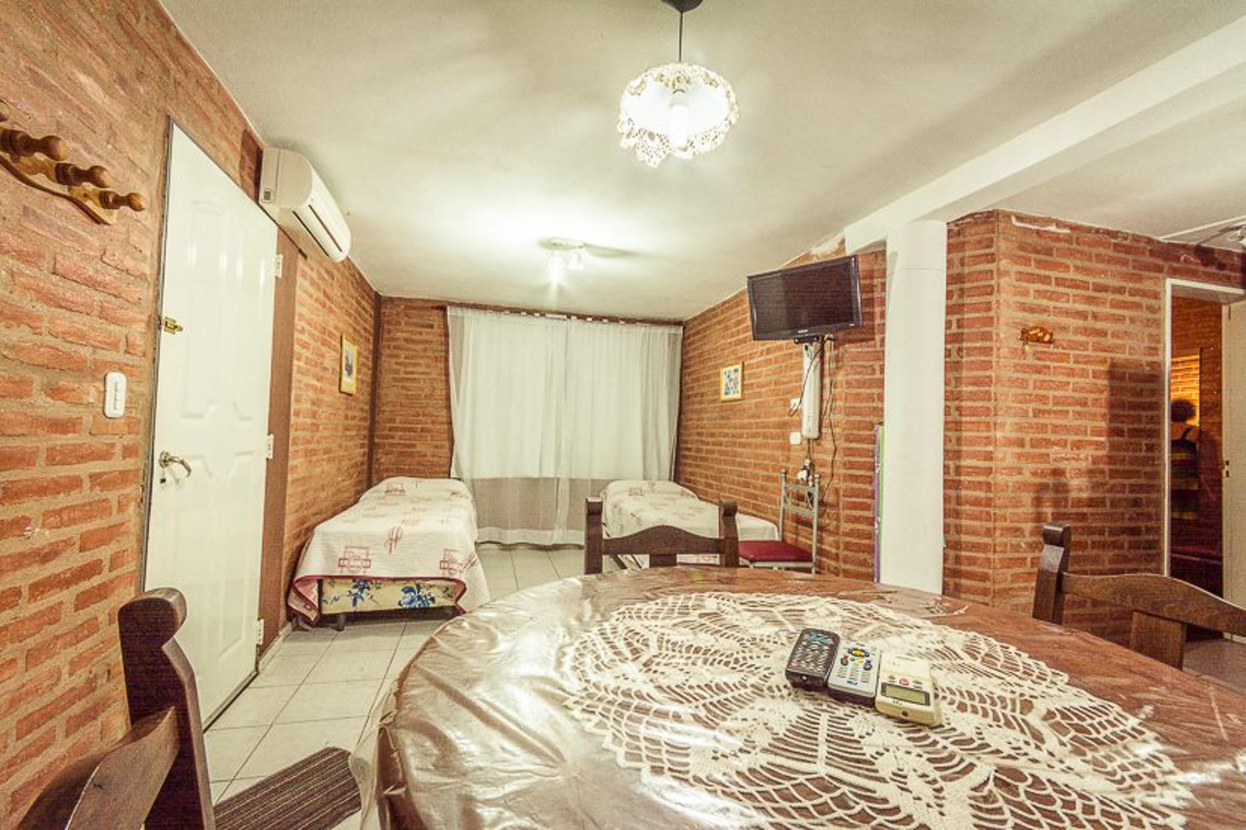 COMPLEJO DE CABAÑAS FRENTE AL RIO. A 10 MINUTOS DE PLENO CENTRO. PISCINA. PATIO. SOLARIUM. ASADORES - 18