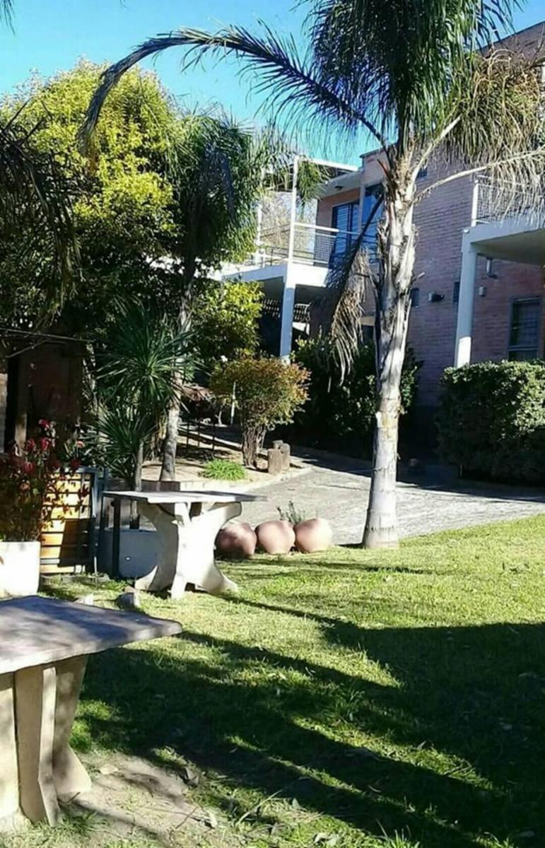COMPLEJO DE CABAÑAS FRENTE AL RIO. A 10 MINUTOS DE PLENO CENTRO. PISCINA. PATIO. SOLARIUM. ASADORES - 23