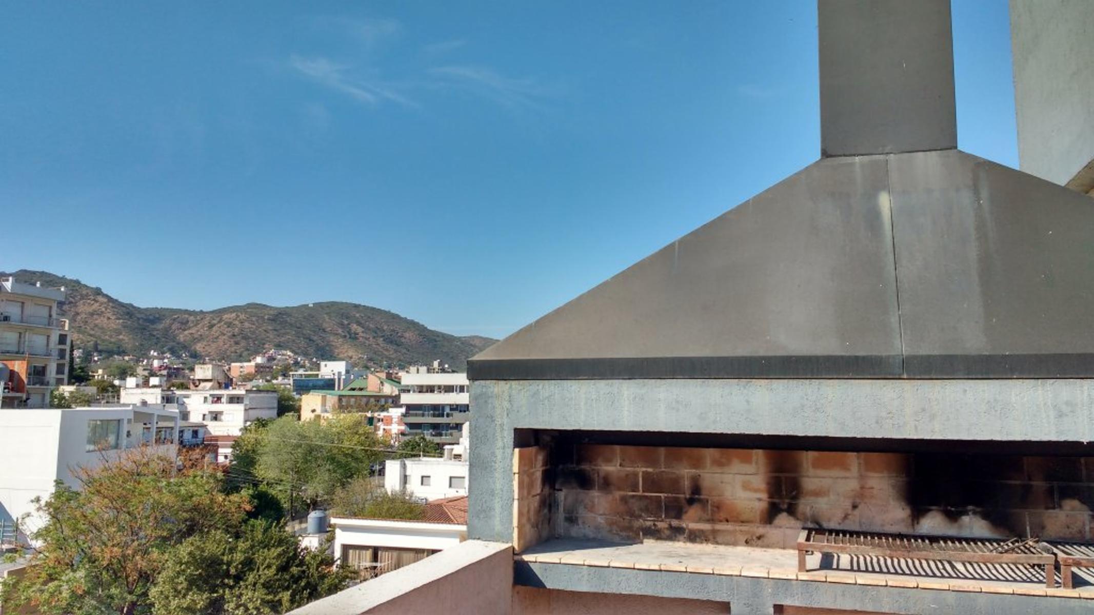 DEPARTAMENTO EN PLENO CENTRO PARA 4 PERSONAS CON PISCINA QUINCHO COCHERA EQUIPAMIENTO FULL — foto 6