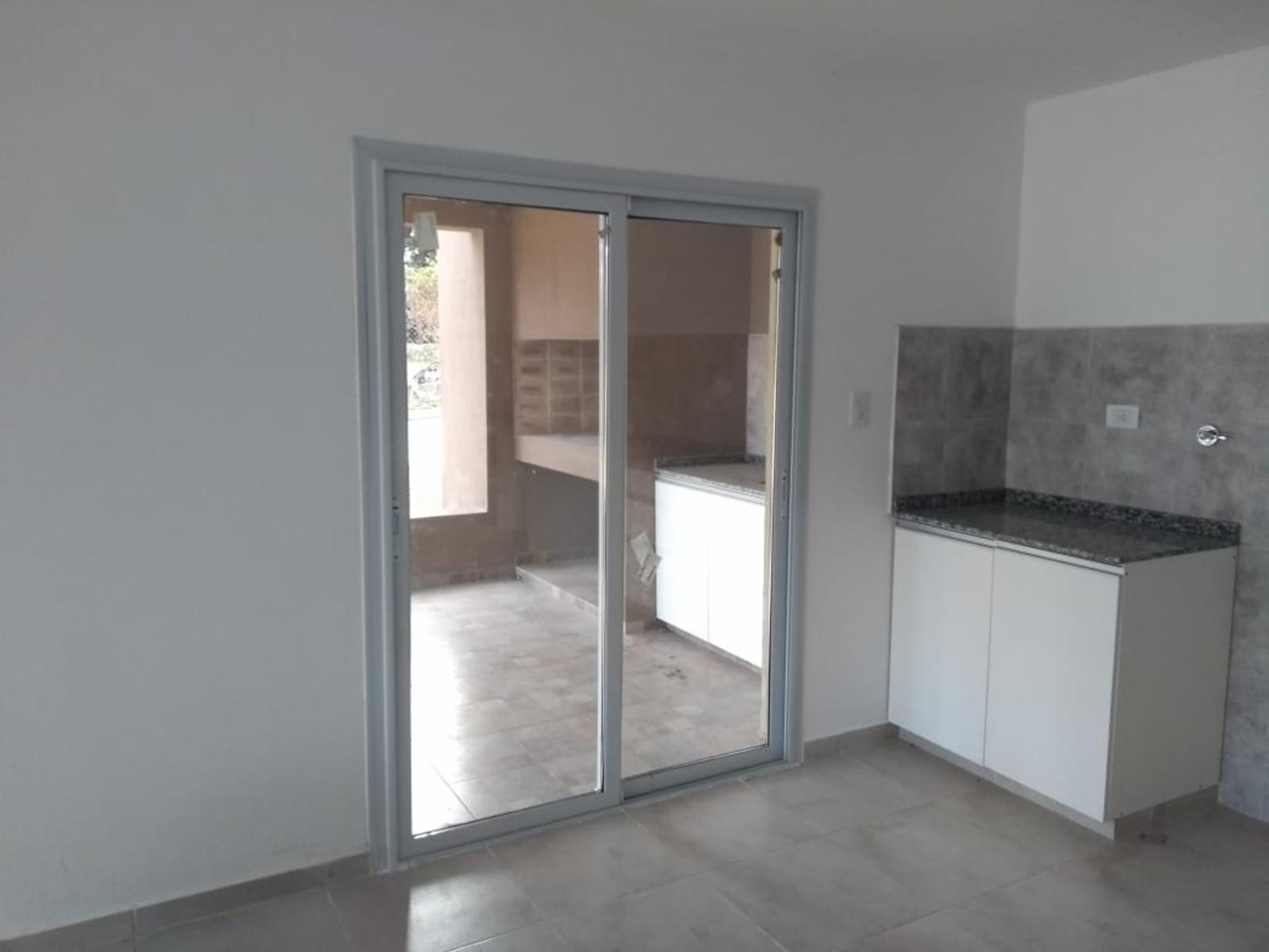 VENTA DE DUPLEX A ESTRENAR EN COMPLEJO SOBRE EL RIO CON SEGURIDAD 24 HS. PISCINA. GIM. BAJADA PROPIA AL RIO — foto 15