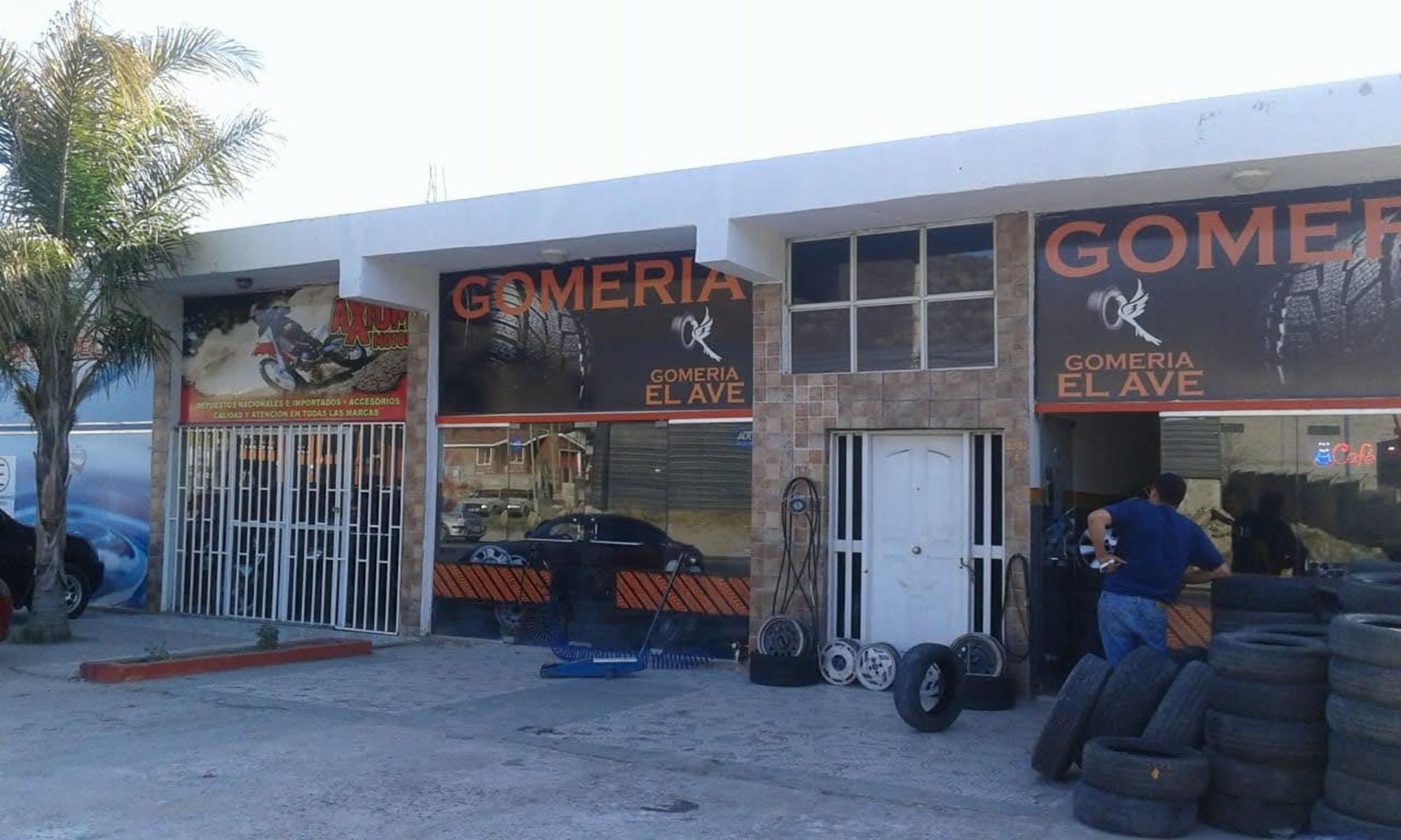 LOCALES COMERCIALES SOBRE AV. CARCANO - 1