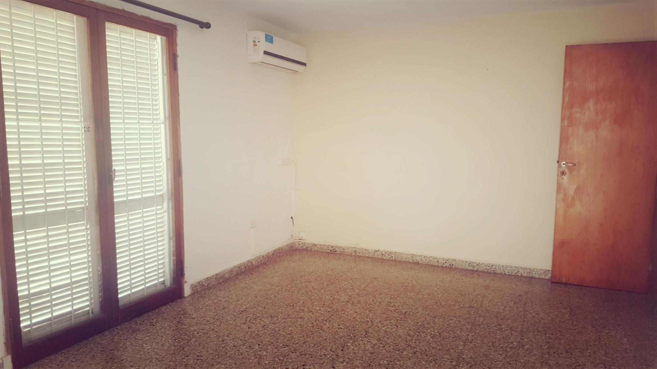 DEPARTAMENTO EN ZONA CENTRO DOS DORMITORIOS Y PATIO — foto 5