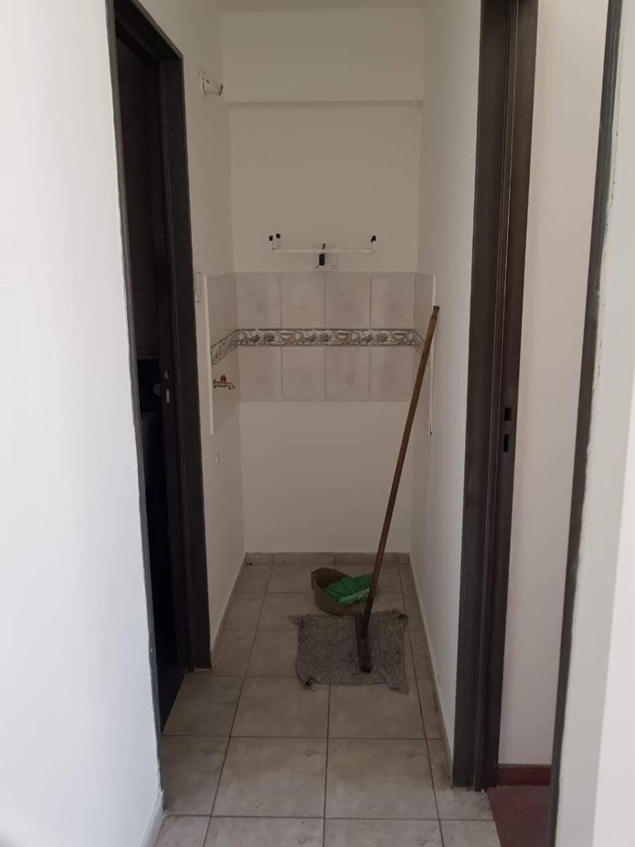 DEPARTAMENTO EN CALLE COLON FRENTE A CORREO. UN DORMITORIO — foto 6