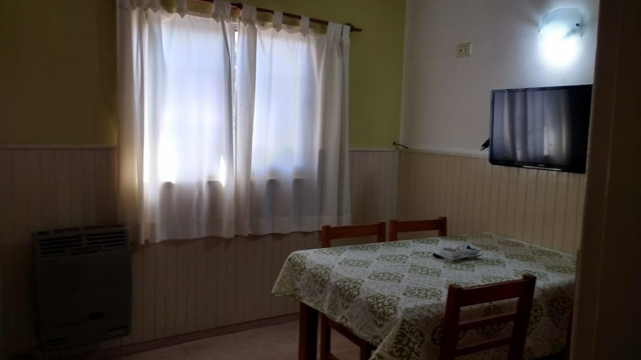 CHALET DOS DORMITORIOS + DEPTO EN BARRIO SOL Y LAGO — foto 6