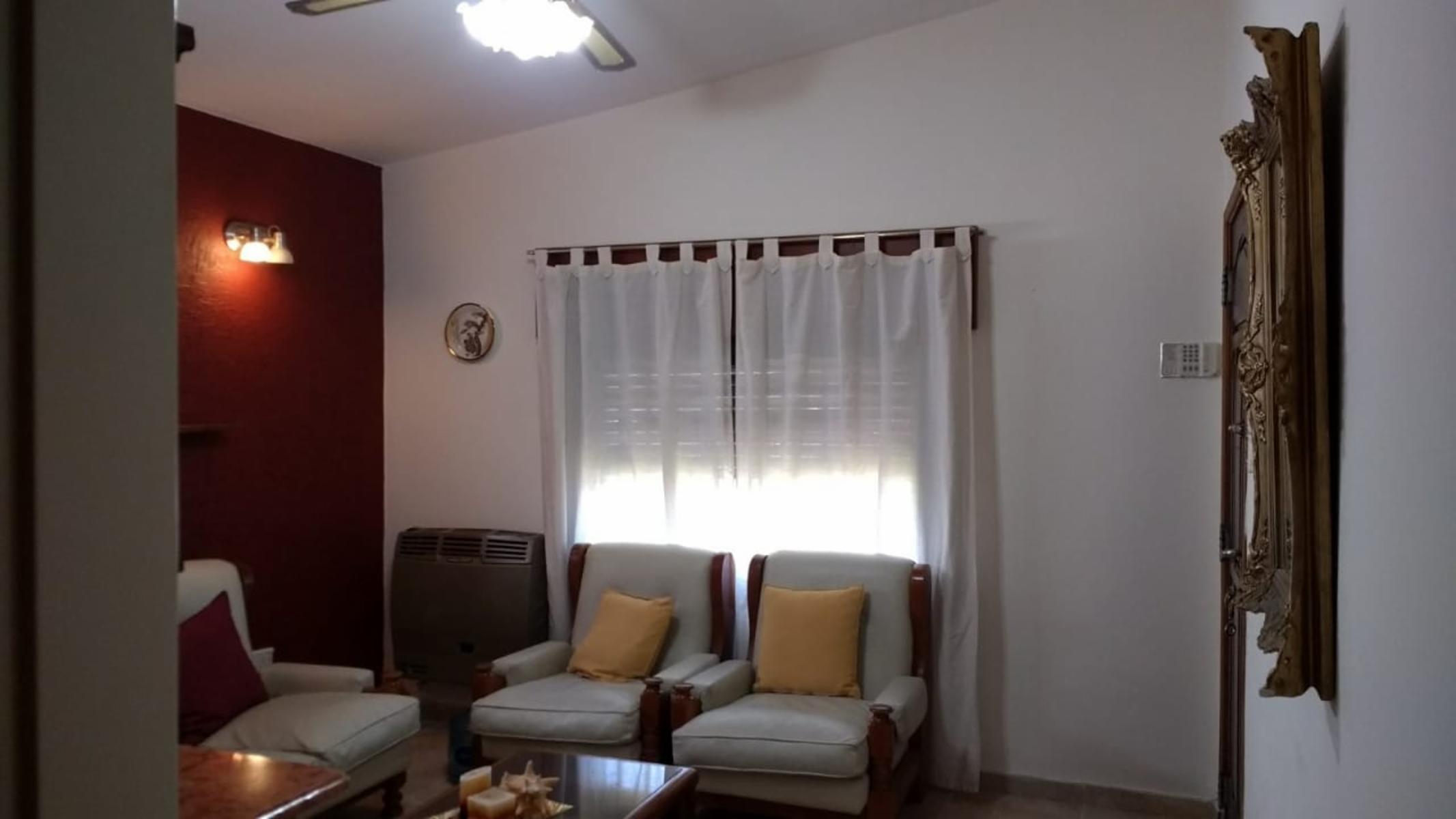 CHALET DOS DORMITORIOS + DEPTO EN BARRIO SOL Y LAGO — foto 7