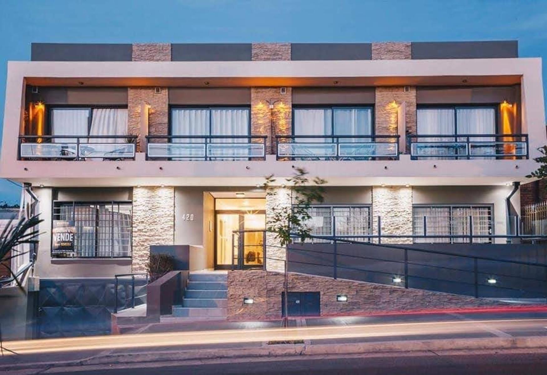 HERMOSO DEPARTAMENTO UN DORMITORIO CON PATIO PROPIO. CENTRICO. AMENITIES